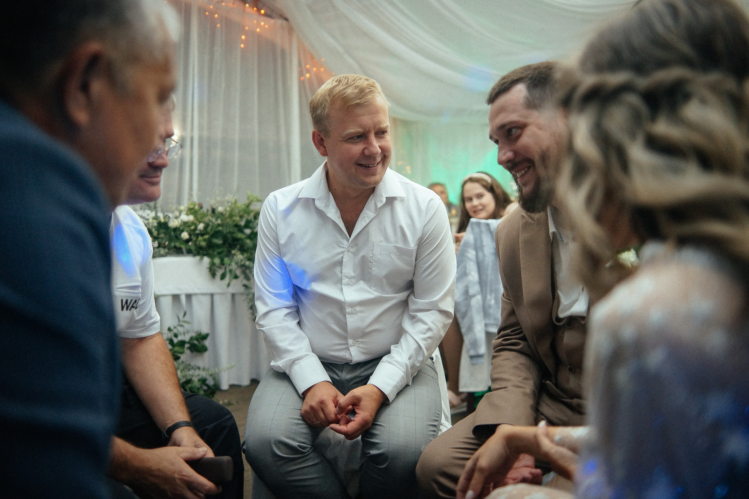 Свадьба в Бердске. Свадебный фотограф Бердск. Съемка прогулки, выездной регистрации и банкета в Crona Spa Hotel.