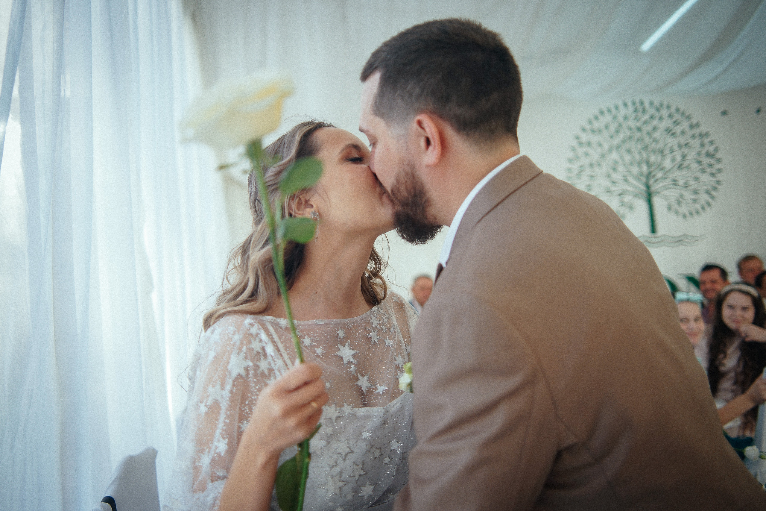 Свадьба в Бердске. Свадебный фотограф Бердск. Съемка прогулки, выездной регистрации и банкета в Crona Spa Hotel.