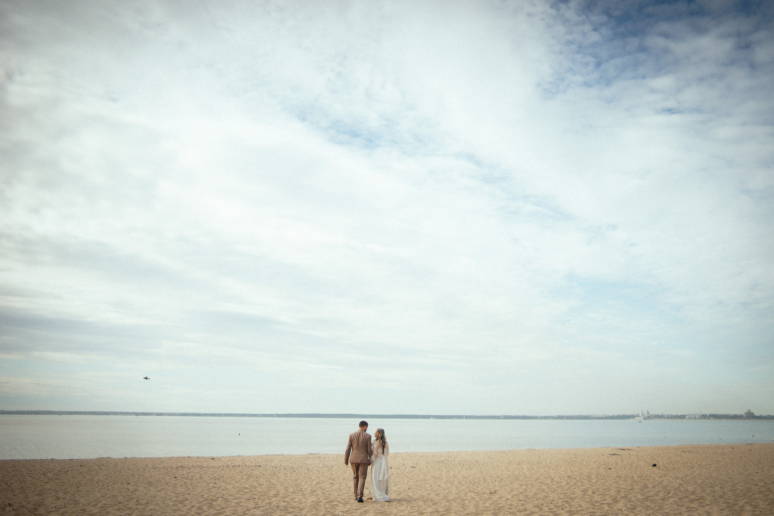 Свадьба в Бердске. Свадебный фотограф Бердск. Съемка прогулки, выездной регистрации и банкета в Crona Spa Hotel.