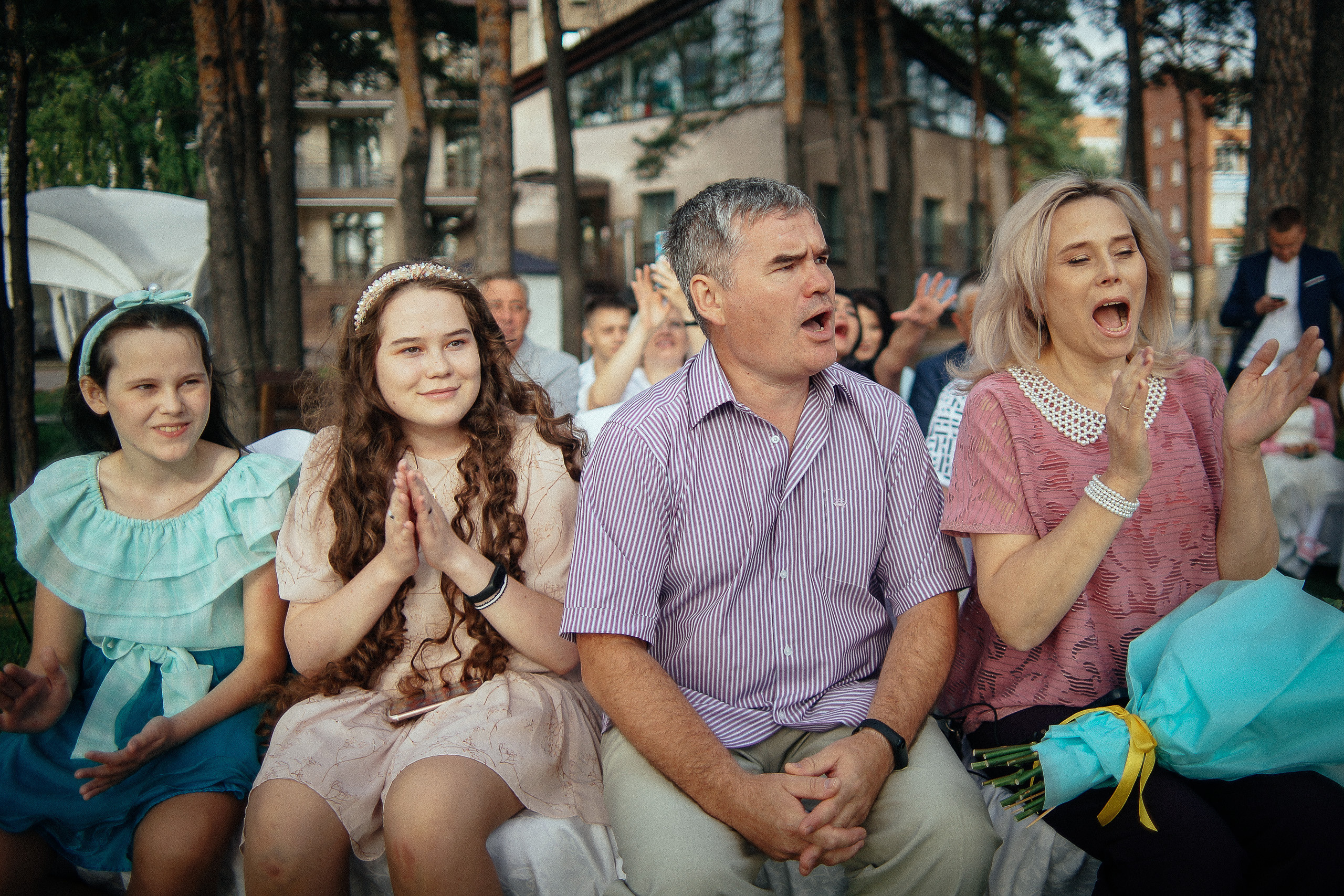 Свадьба в Бердске. Свадебный фотограф Бердск. Съемка прогулки, выездной регистрации и банкета в Crona Spa Hotel.