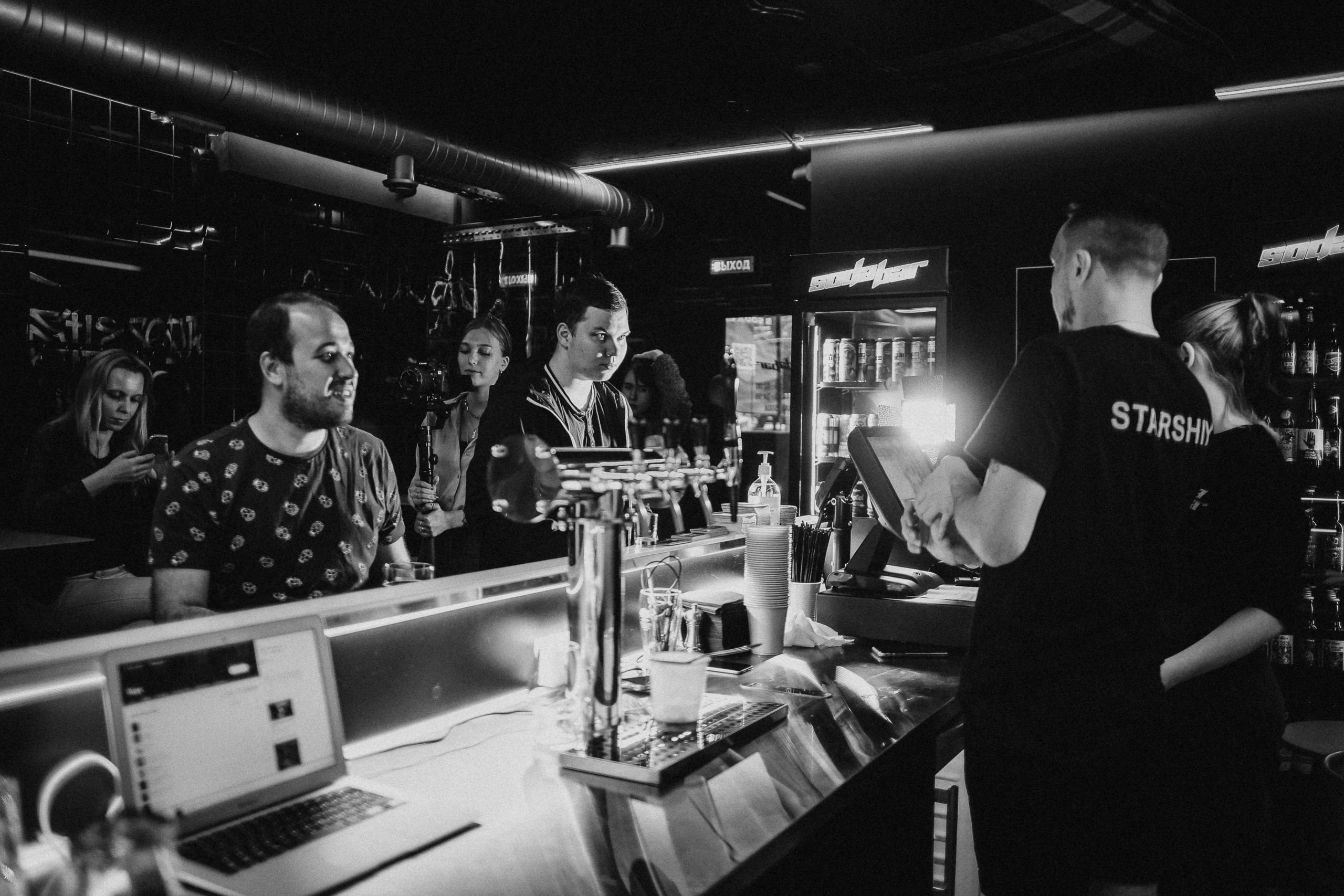 Открытие бара. Репортажный фотограф в Новосибирске. Алексей Гриценко