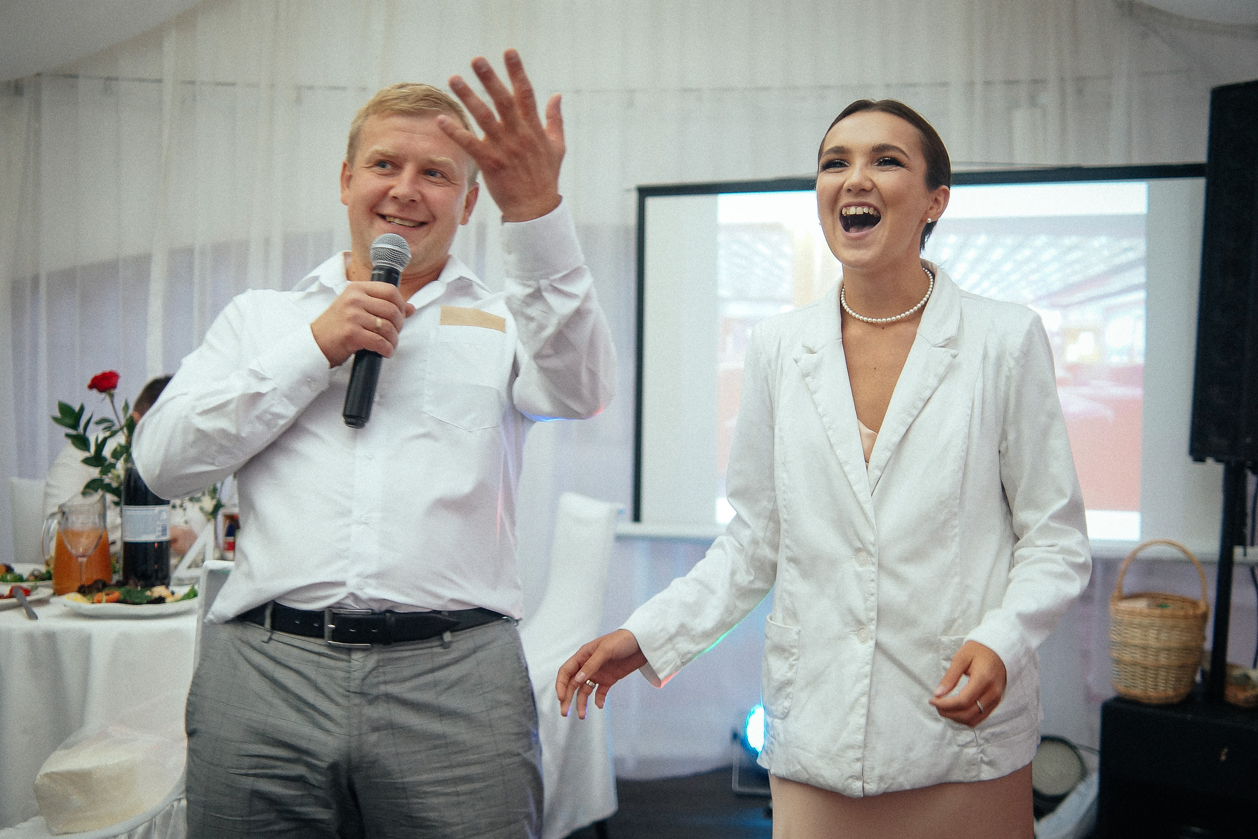 Свадьба в Бердске. Свадебный фотограф Бердск. Съемка прогулки, выездной регистрации и банкета в Crona Spa Hotel.