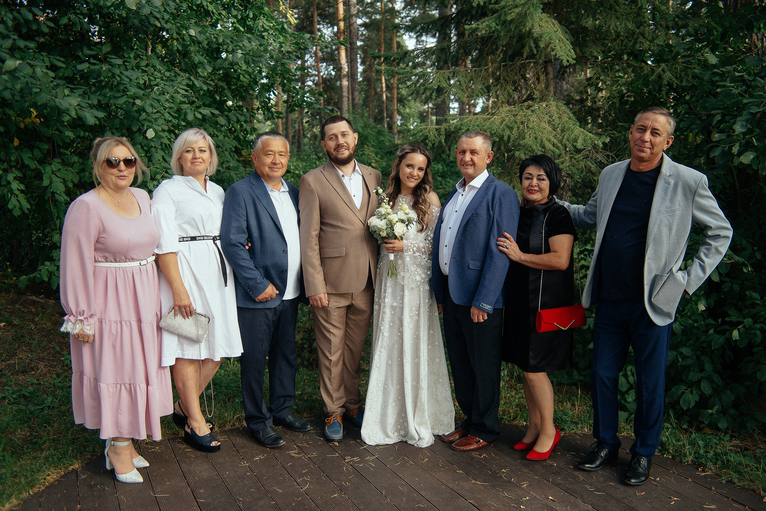 Свадьба в Бердске. Свадебный фотограф Бердск. Съемка прогулки, выездной регистрации и банкета в Crona Spa Hotel.