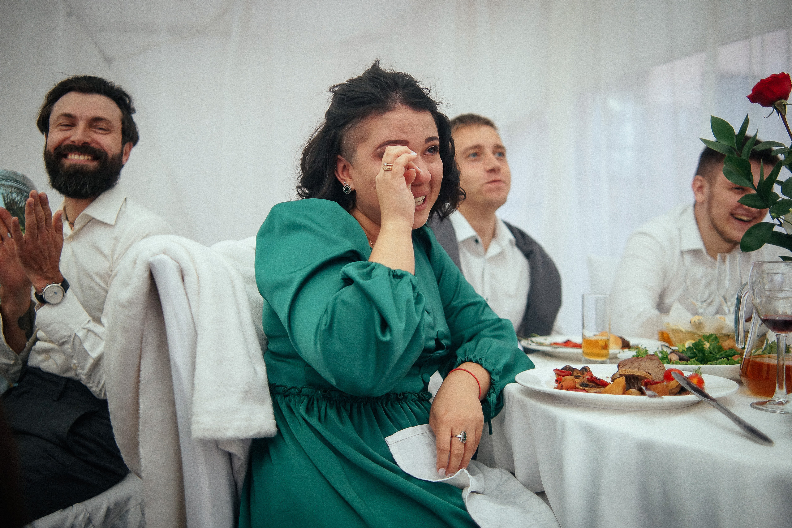 Свадьба в Бердске. Свадебный фотограф Бердск. Съемка прогулки, выездной регистрации и банкета в Crona Spa Hotel.