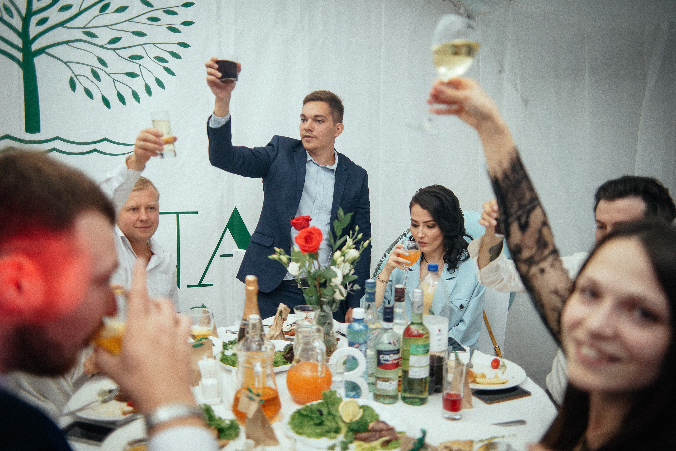 Свадьба в Бердске. Свадебный фотограф Бердск. Съемка прогулки, выездной регистрации и банкета в Crona Spa Hotel.