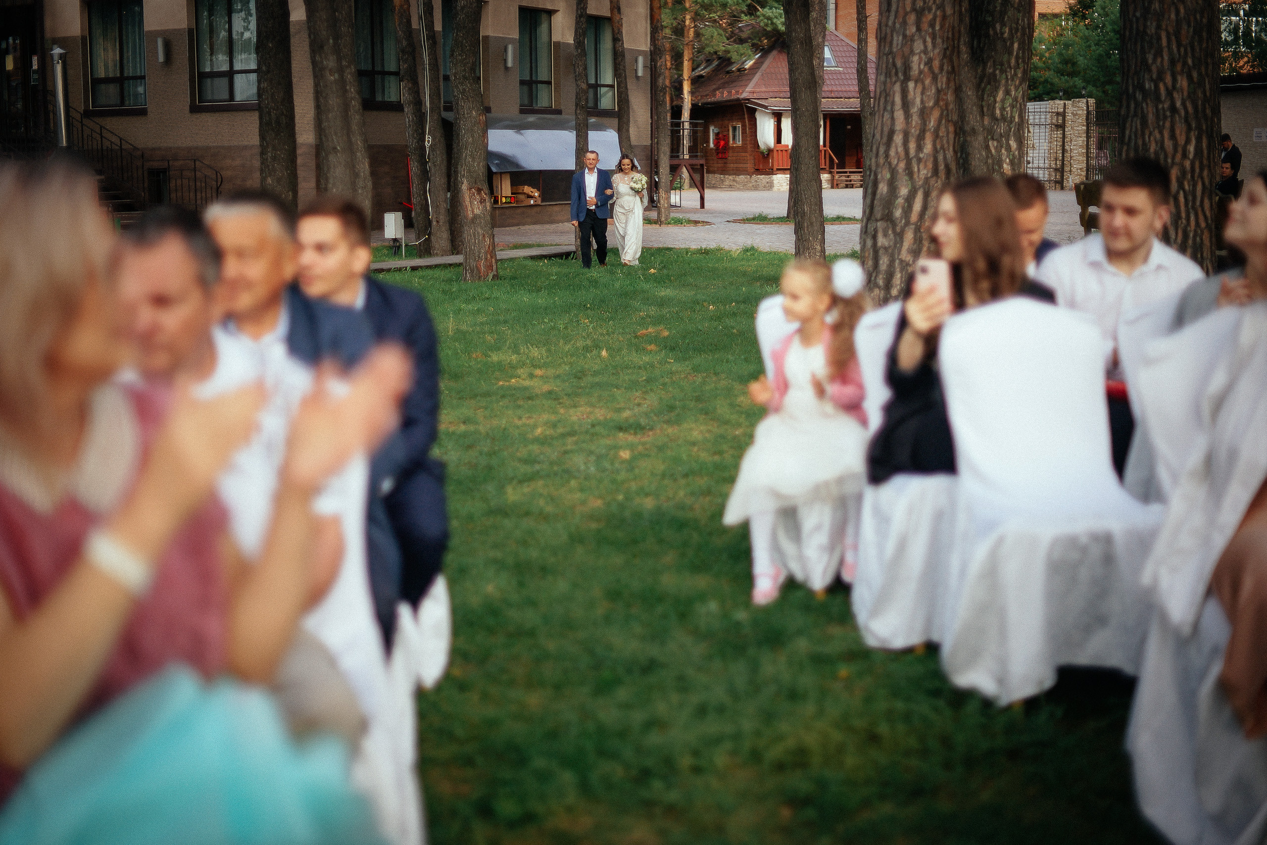 Свадьба в Бердске. Свадебный фотограф Бердск. Съемка прогулки, выездной регистрации и банкета в Crona Spa Hotel.