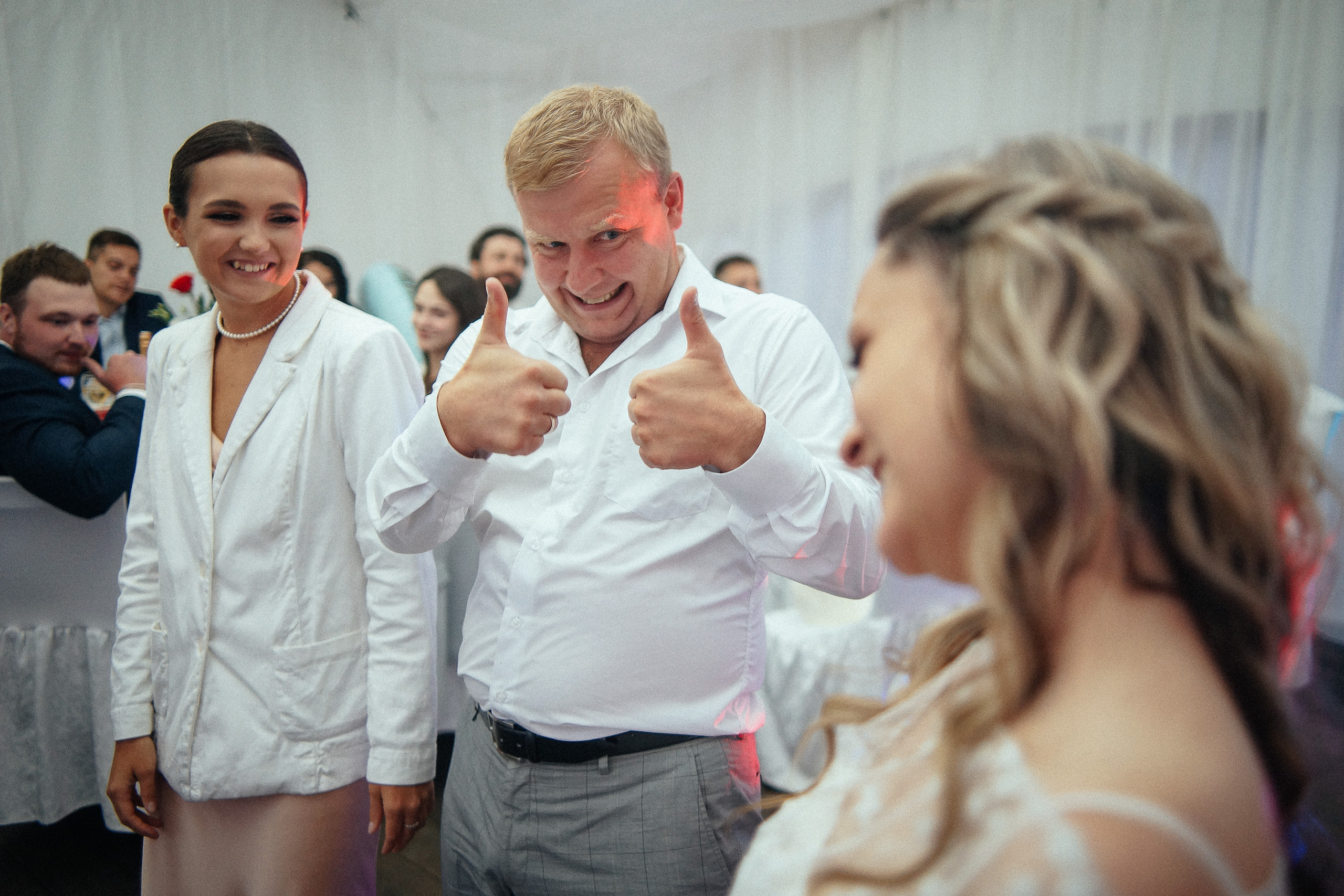 Свадьба в Бердске. Свадебный фотограф Бердск. Съемка прогулки, выездной регистрации и банкета в Crona Spa Hotel.