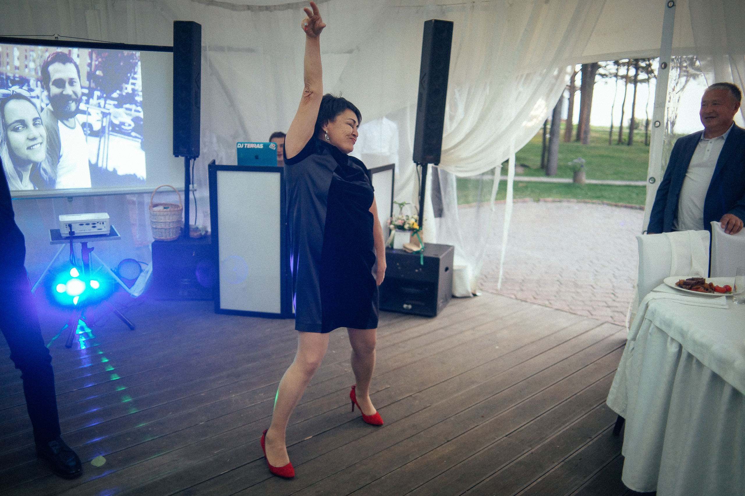 Свадьба в Бердске. Свадебный фотограф Бердск. Съемка прогулки, выездной регистрации и банкета в Crona Spa Hotel.