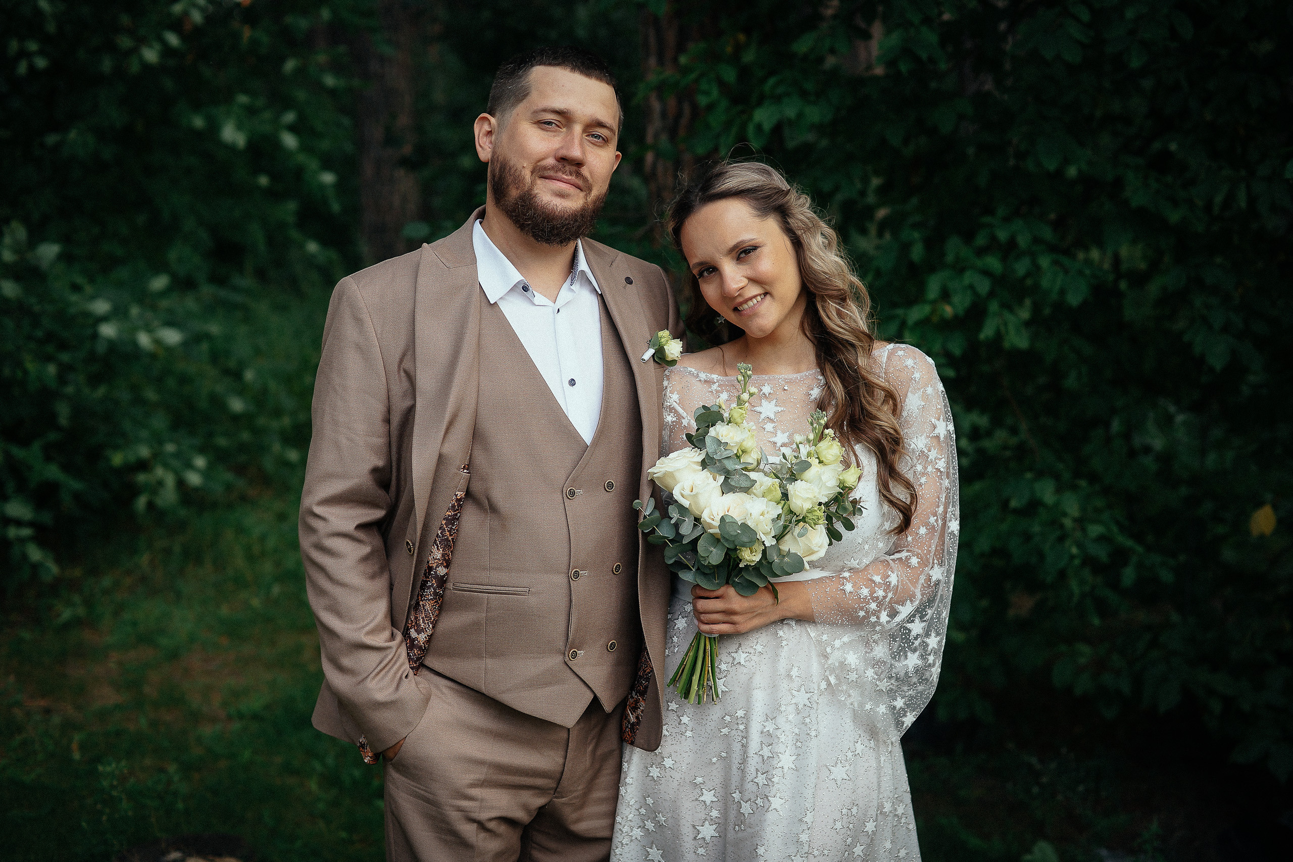 Свадьба в Бердске. Свадебный фотограф Бердск. Съемка прогулки, выездной регистрации и банкета в Crona Spa Hotel.