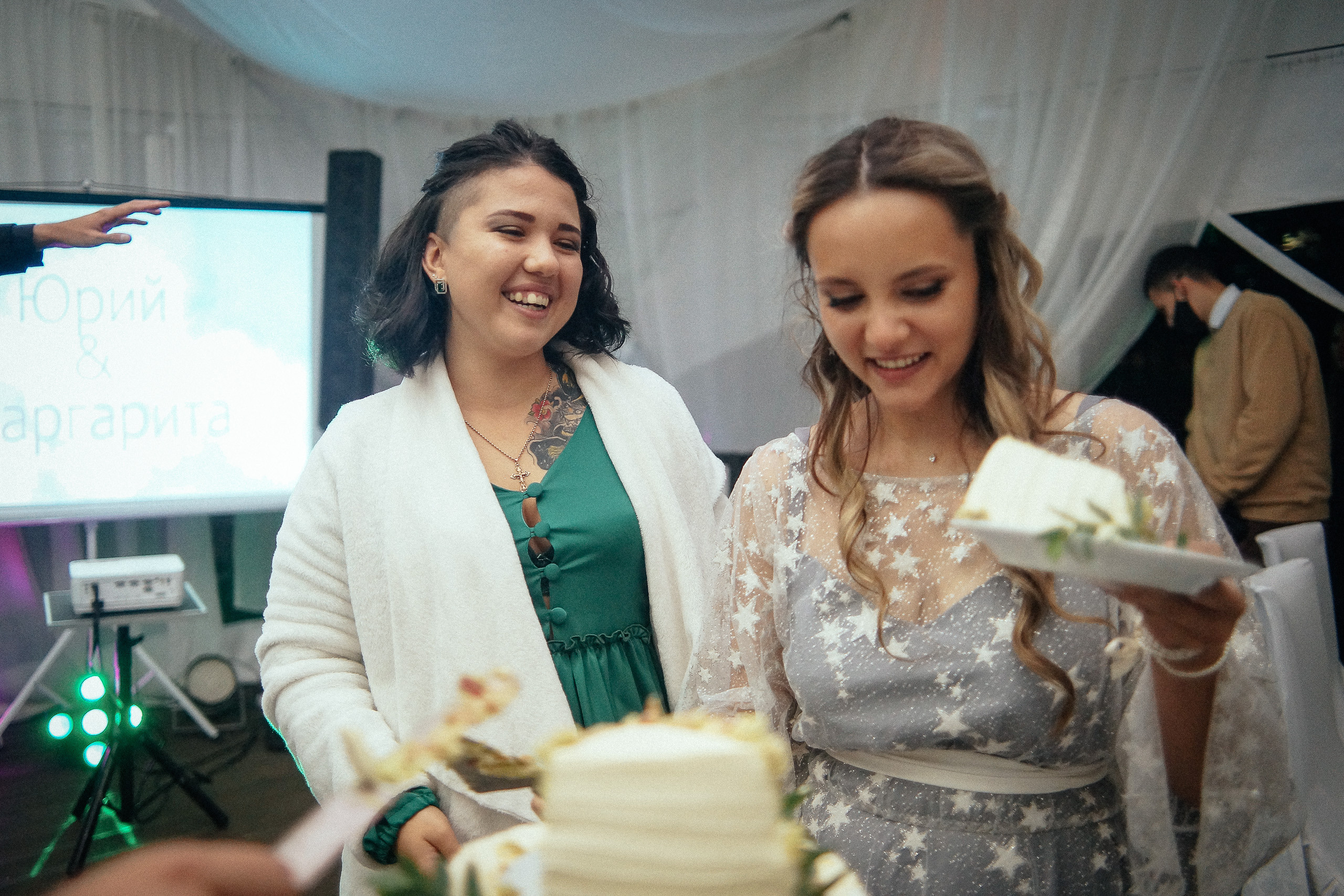 Свадьба в Бердске. Свадебный фотограф Бердск. Съемка прогулки, выездной регистрации и банкета в Crona Spa Hotel.