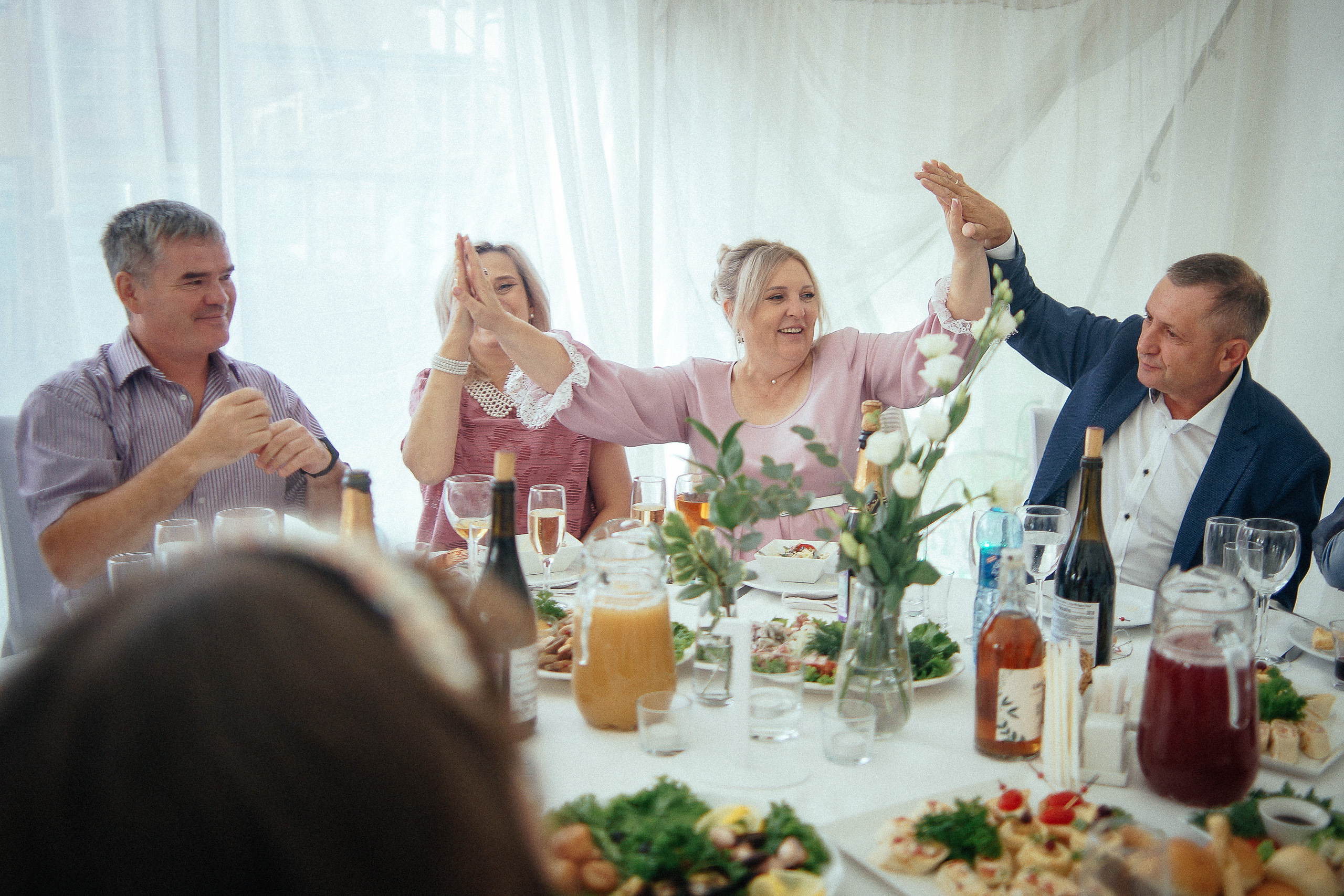 Свадьба в Бердске. Свадебный фотограф Бердск. Съемка прогулки, выездной регистрации и банкета в Crona Spa Hotel.