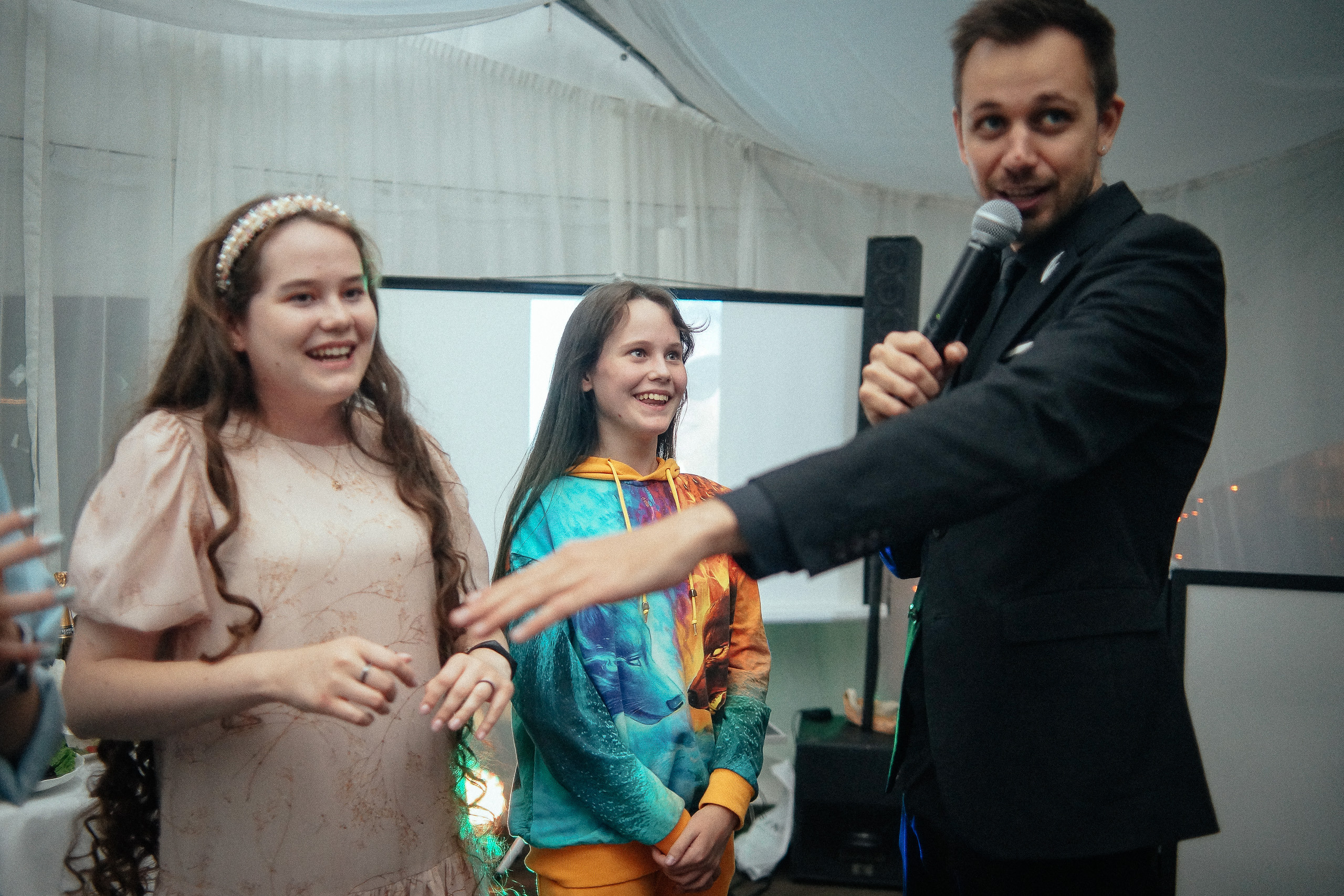 Свадьба в Бердске. Свадебный фотограф Бердск. Съемка прогулки, выездной регистрации и банкета в Crona Spa Hotel.