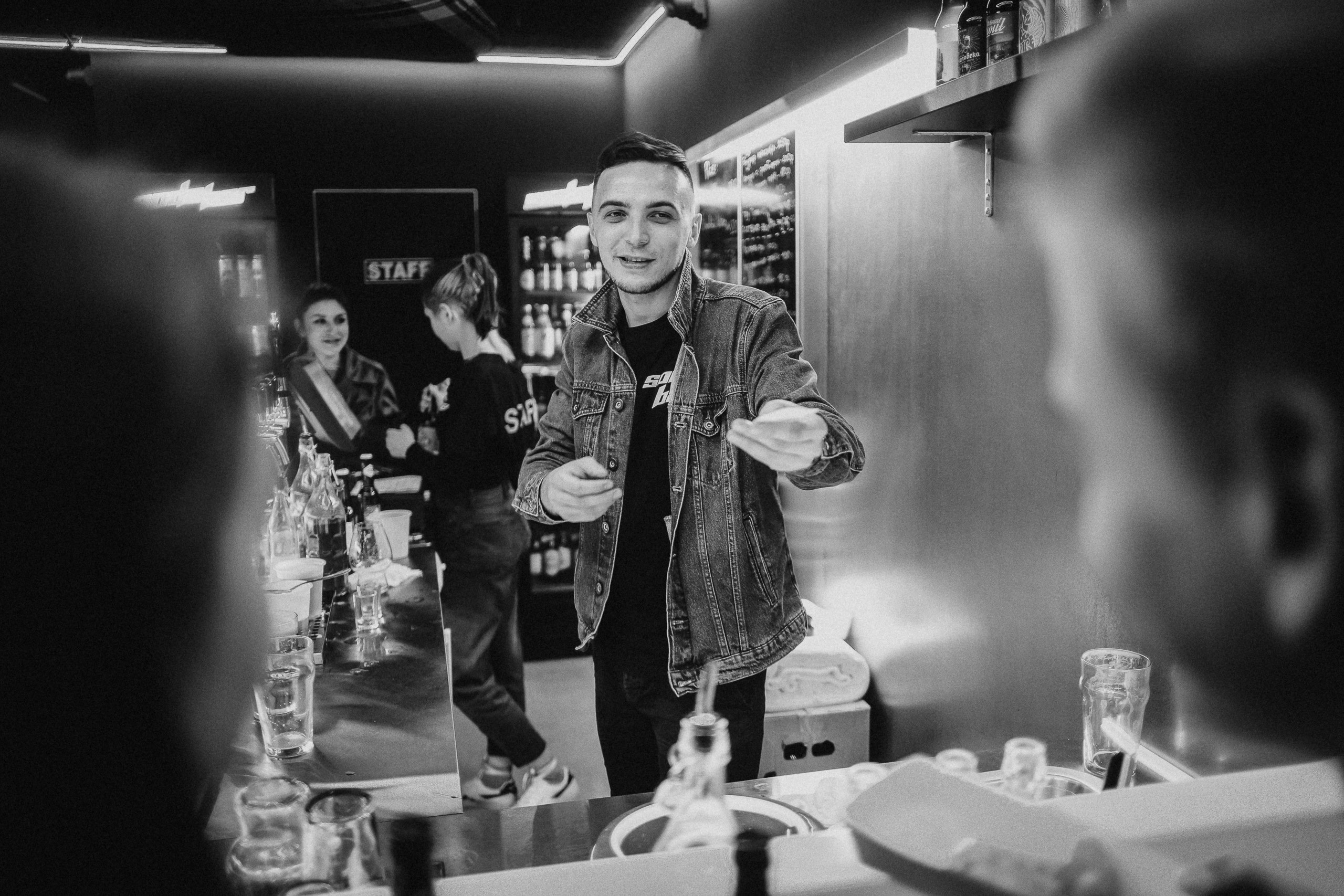 Открытие бара. Репортажный фотограф в Новосибирске. Алексей Гриценко