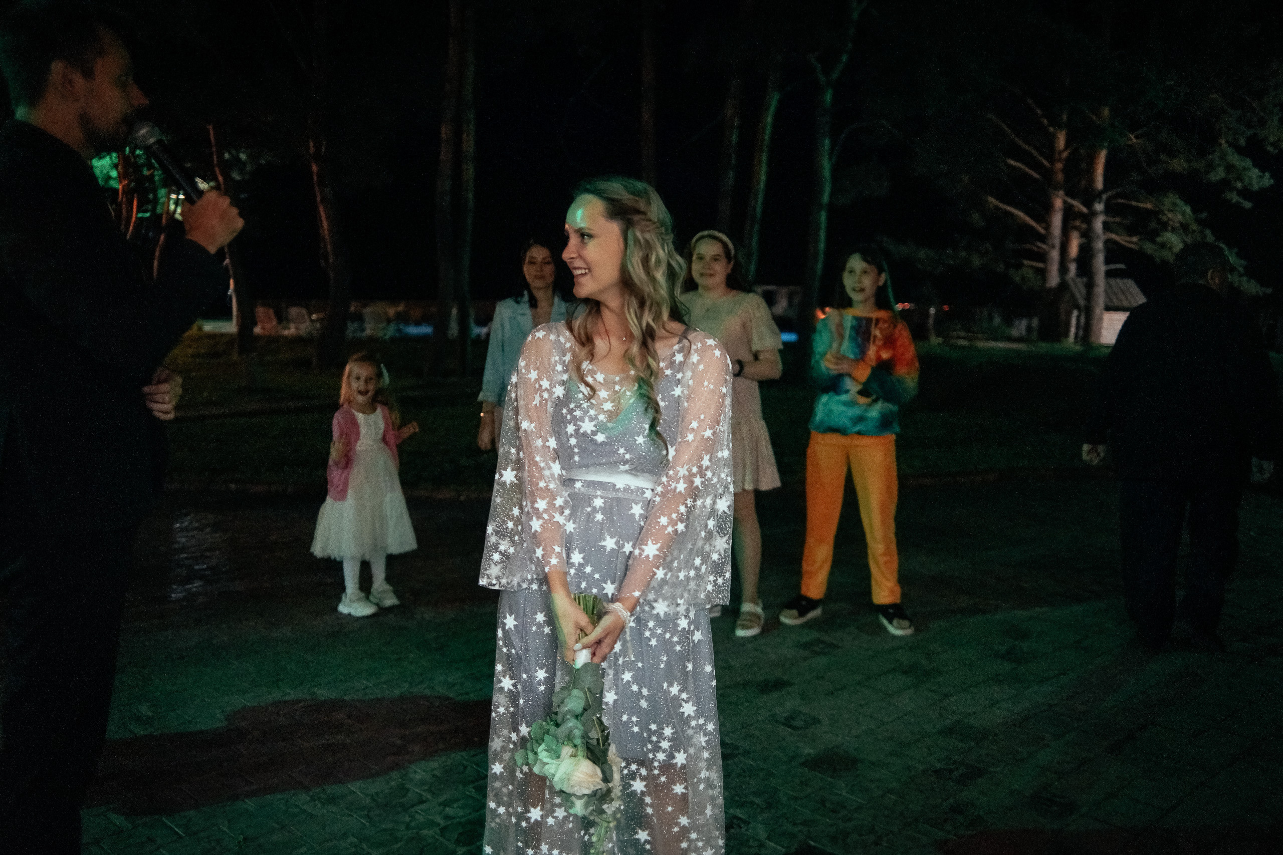 Свадьба в Бердске. Свадебный фотограф Бердск. Съемка прогулки, выездной регистрации и банкета в Crona Spa Hotel.