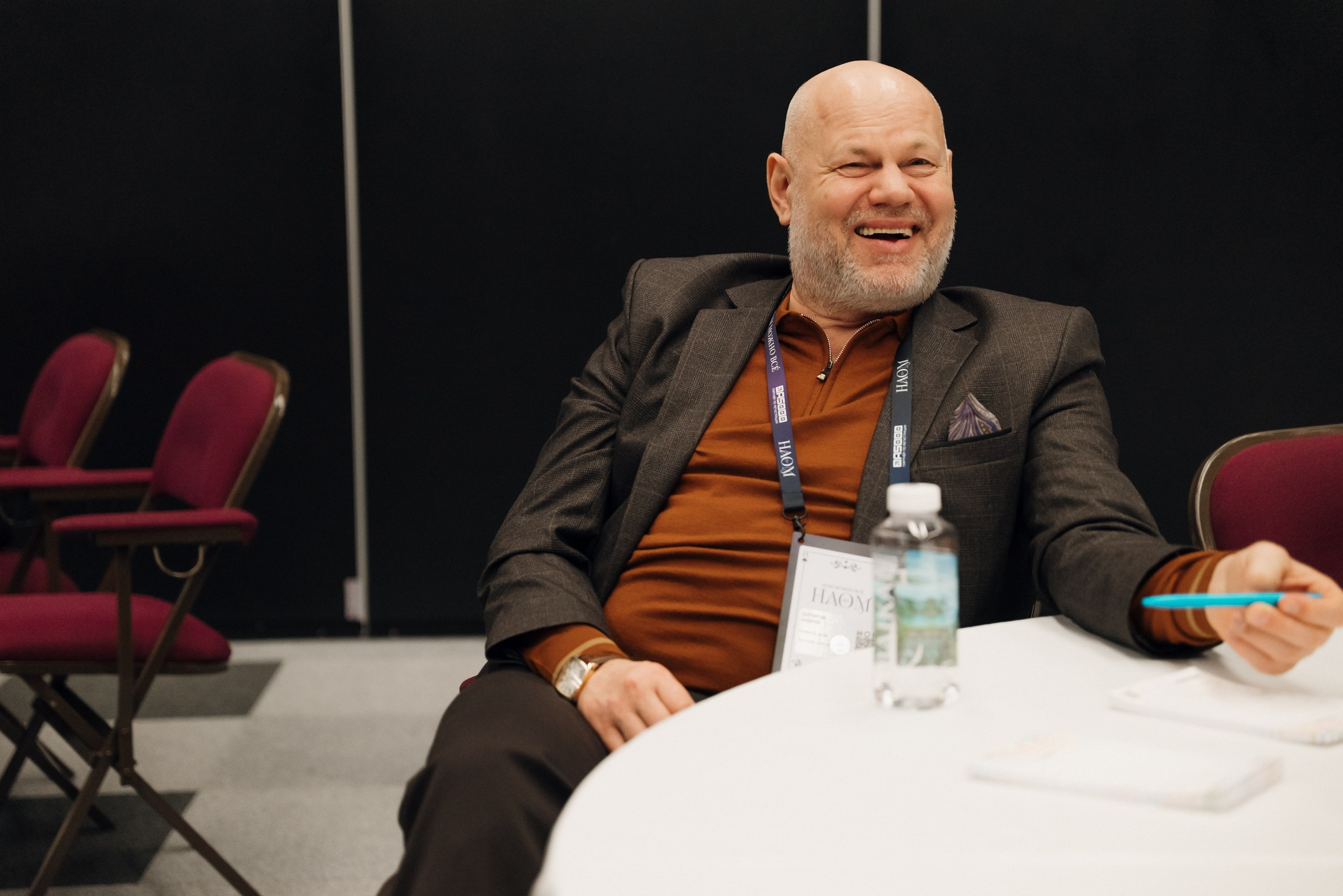 НАОМ. Репортажный фотограф в Санкт-Петербурге Евгений Перевалов