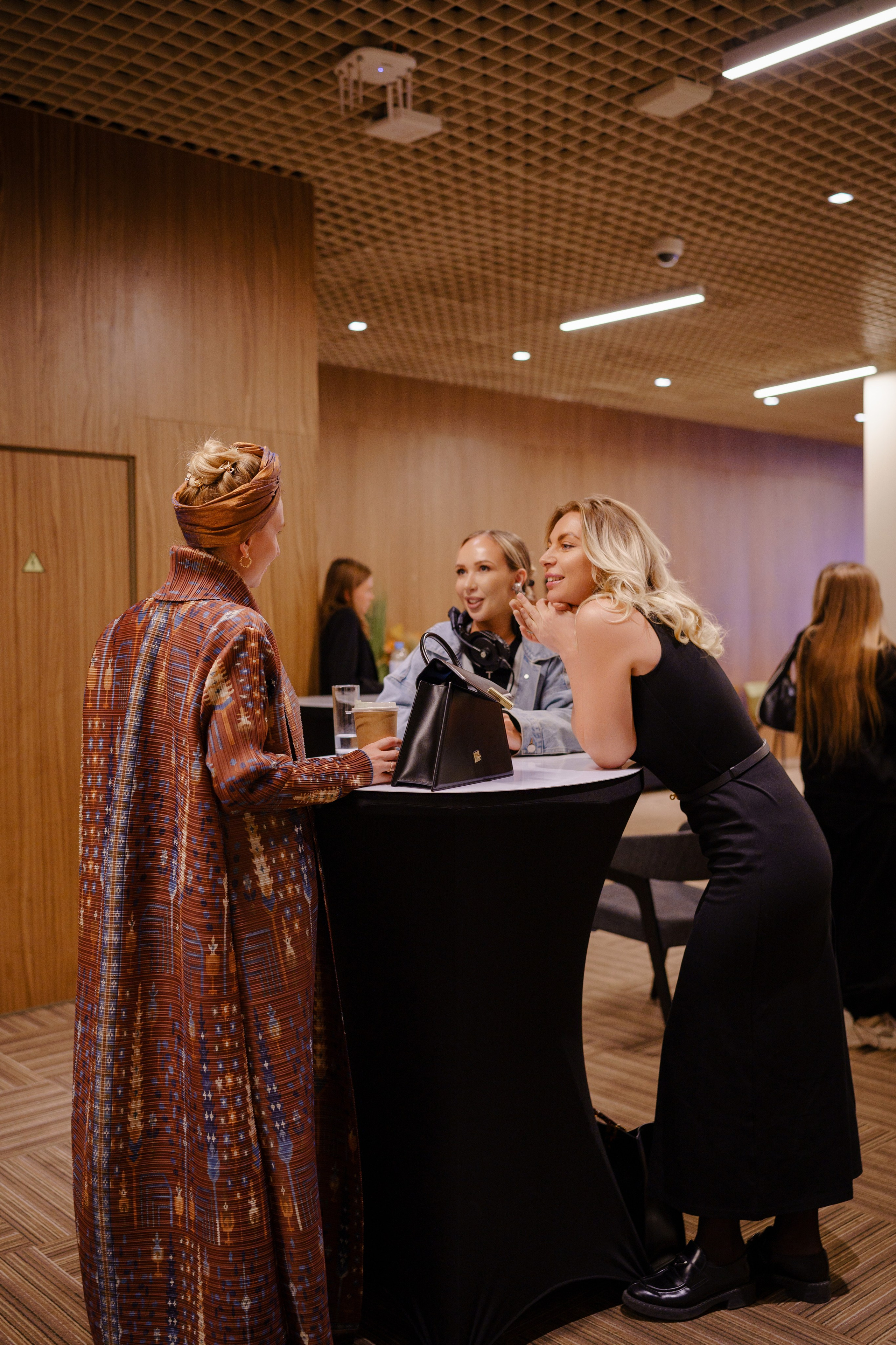 Репортажный фотограф на конференцию в Москве. Репортажный фотограф в Москве Саша Дружинина