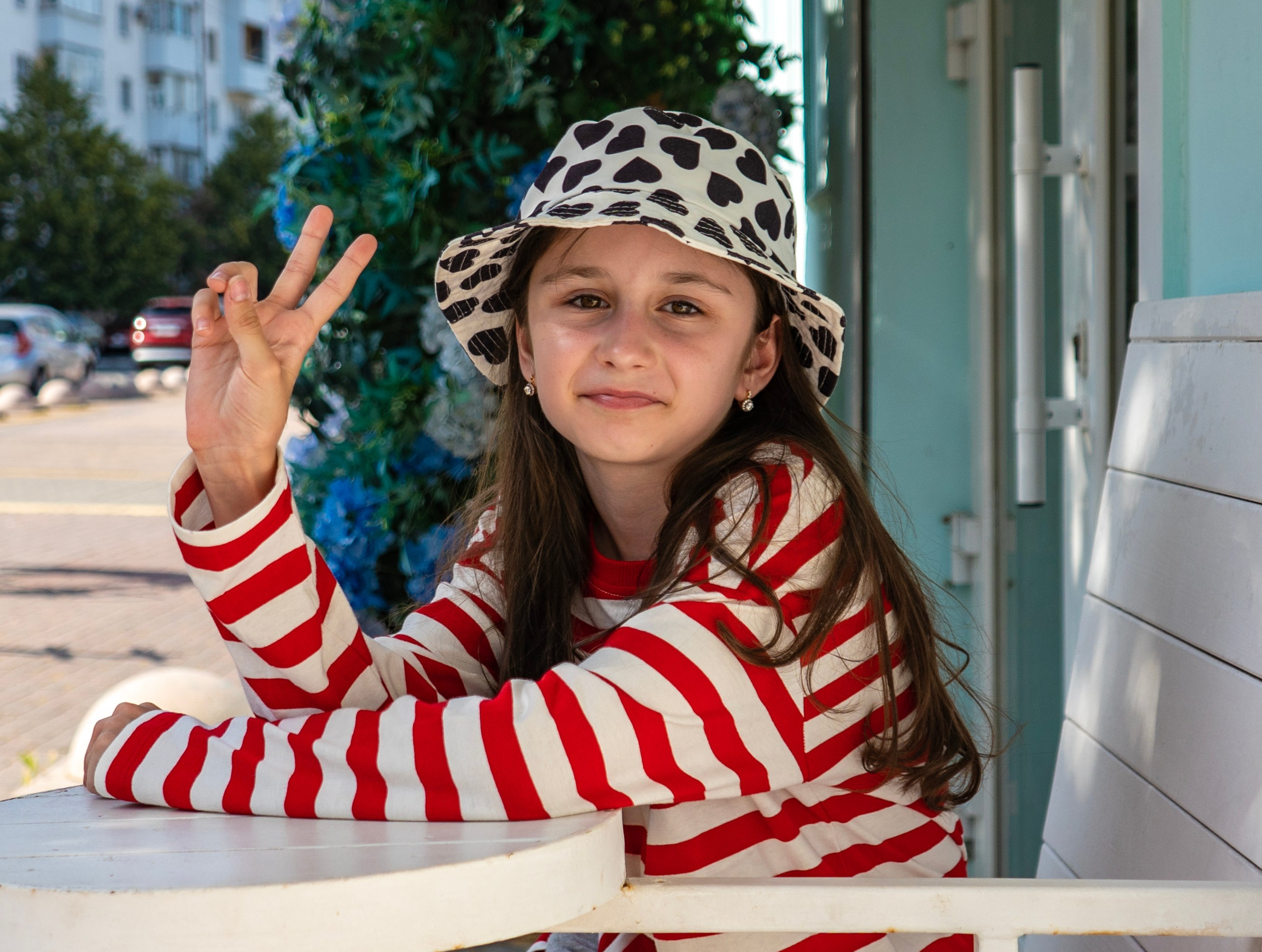 Съемка в центре Новороссийска. Семейный и детский фотограф Екатерина Черняева. Снимаю портреты, love story, фотопрогулки, работаю на улице, в кафе, студии, дома у клиента