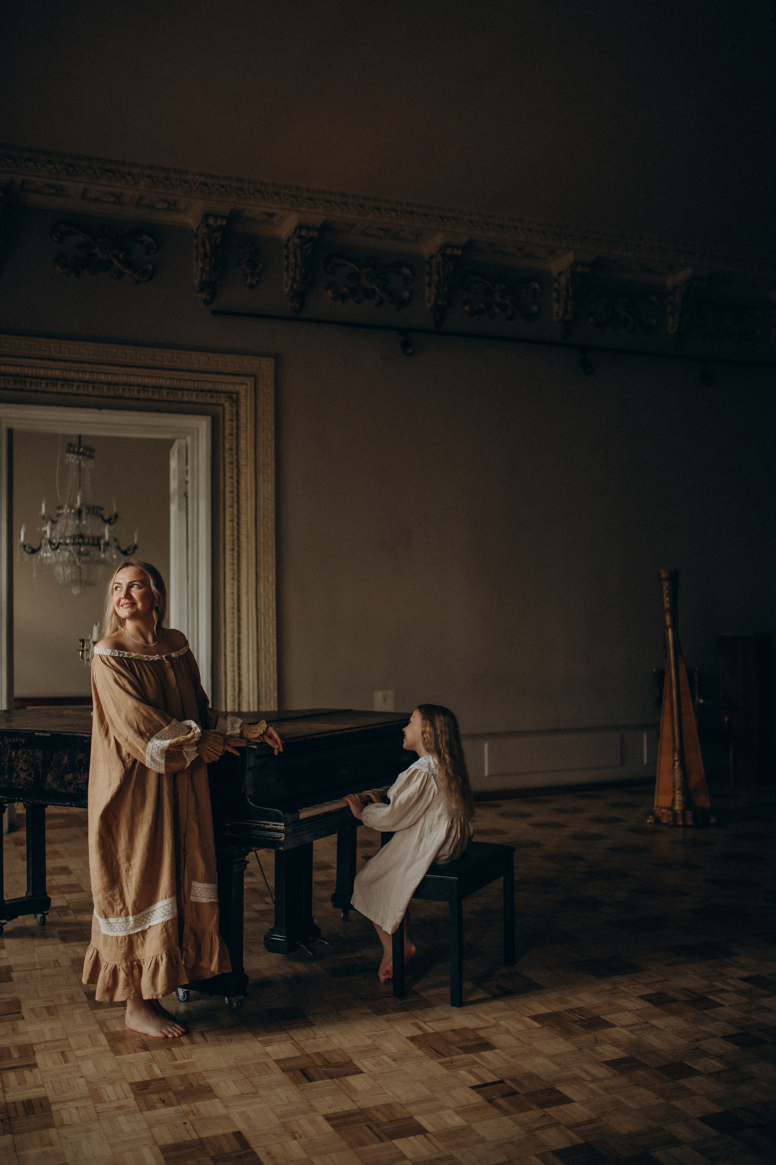 С роялем. Ваш фотограф АНАстасия Земскова