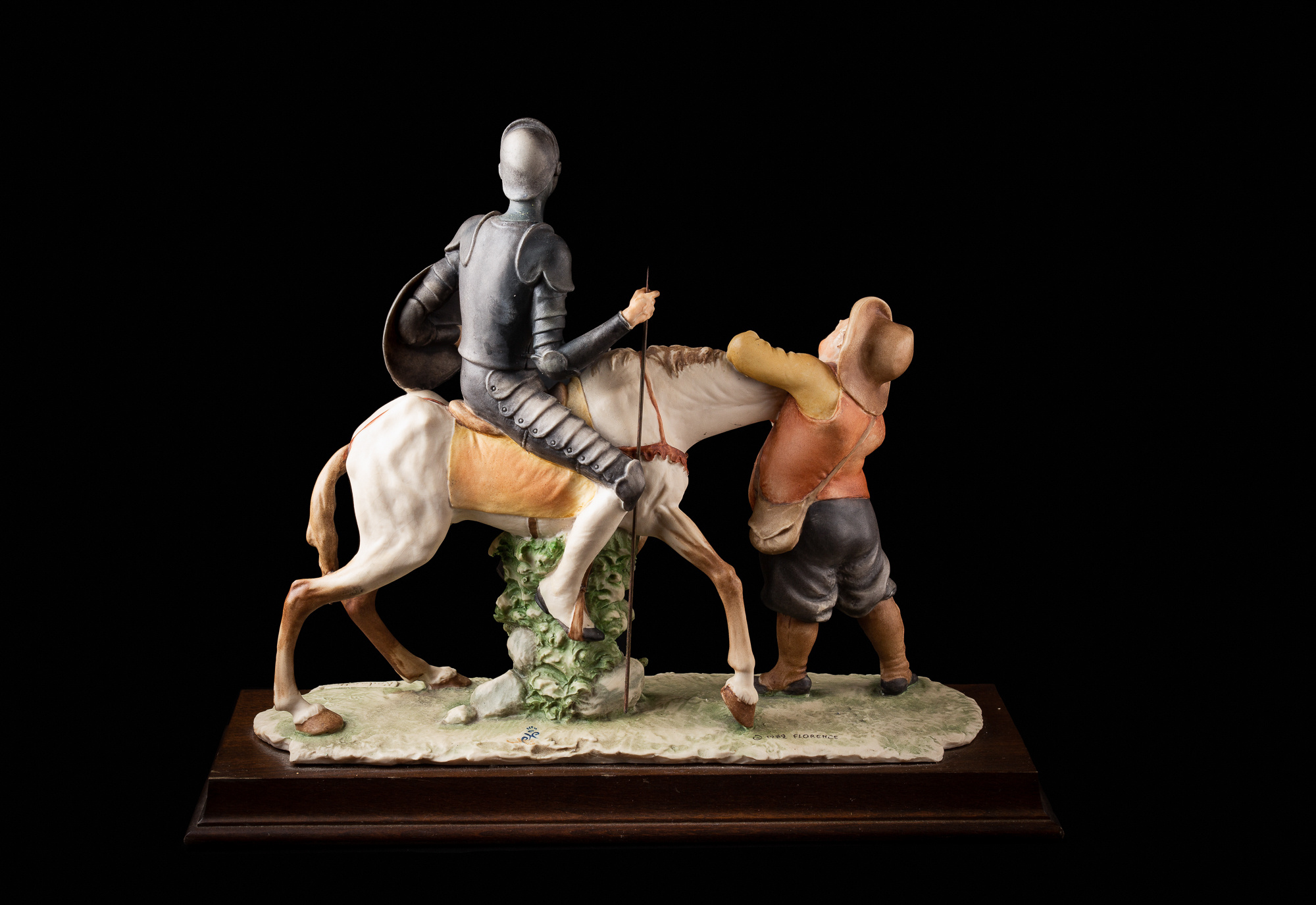 Renatphoto-Предметная фотосъёмка музейных экспонатов на макро объектив. Профессиональная фотосъёмка интерьеров, предметная фотосессия еды для меню г. Анапа