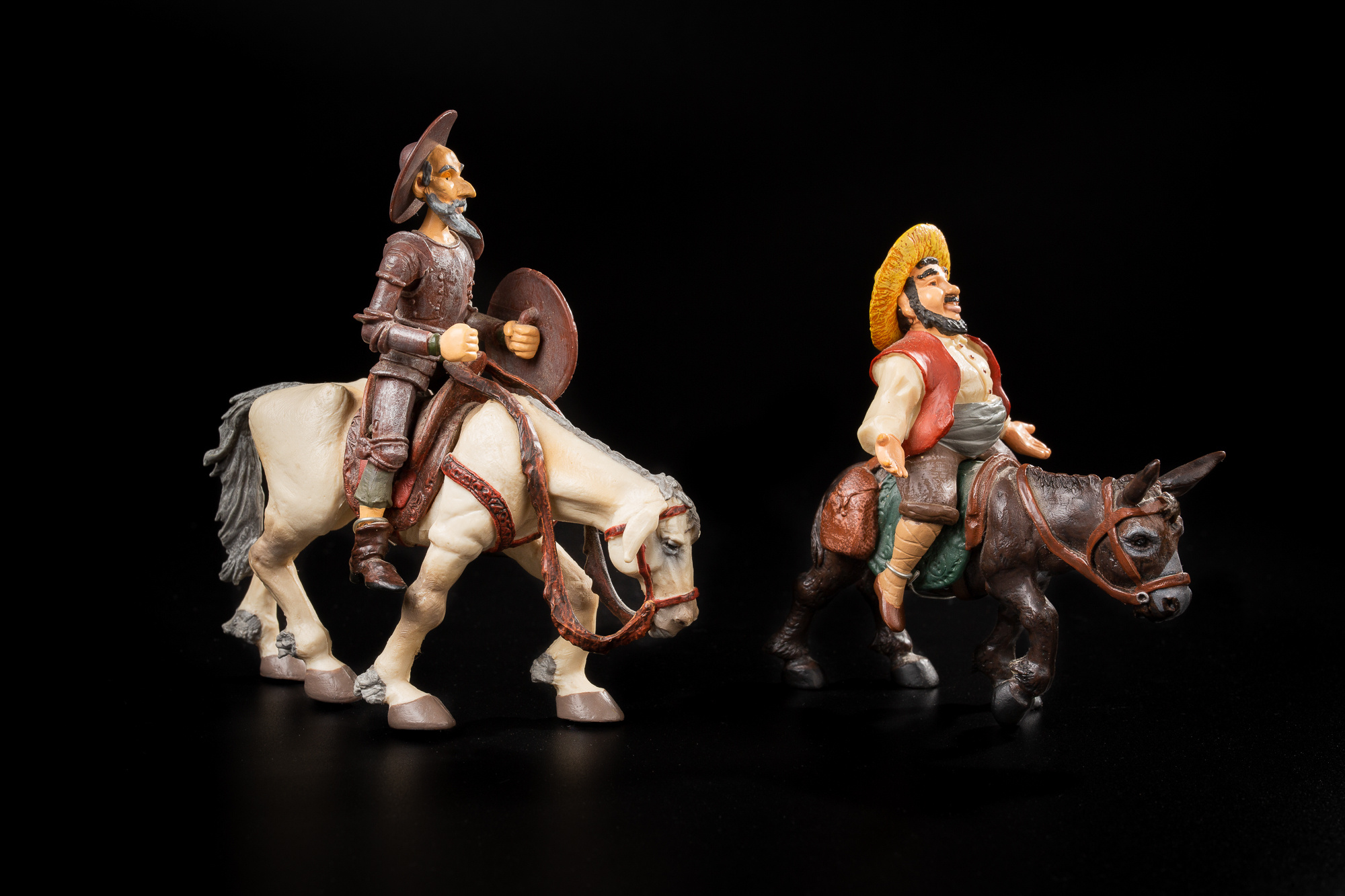 Renatphoto-Предметная фотосъёмка музейных экспонатов на макро объектив. Профессиональная фотосъёмка интерьеров, предметная фотосессия еды для меню г. Анапа