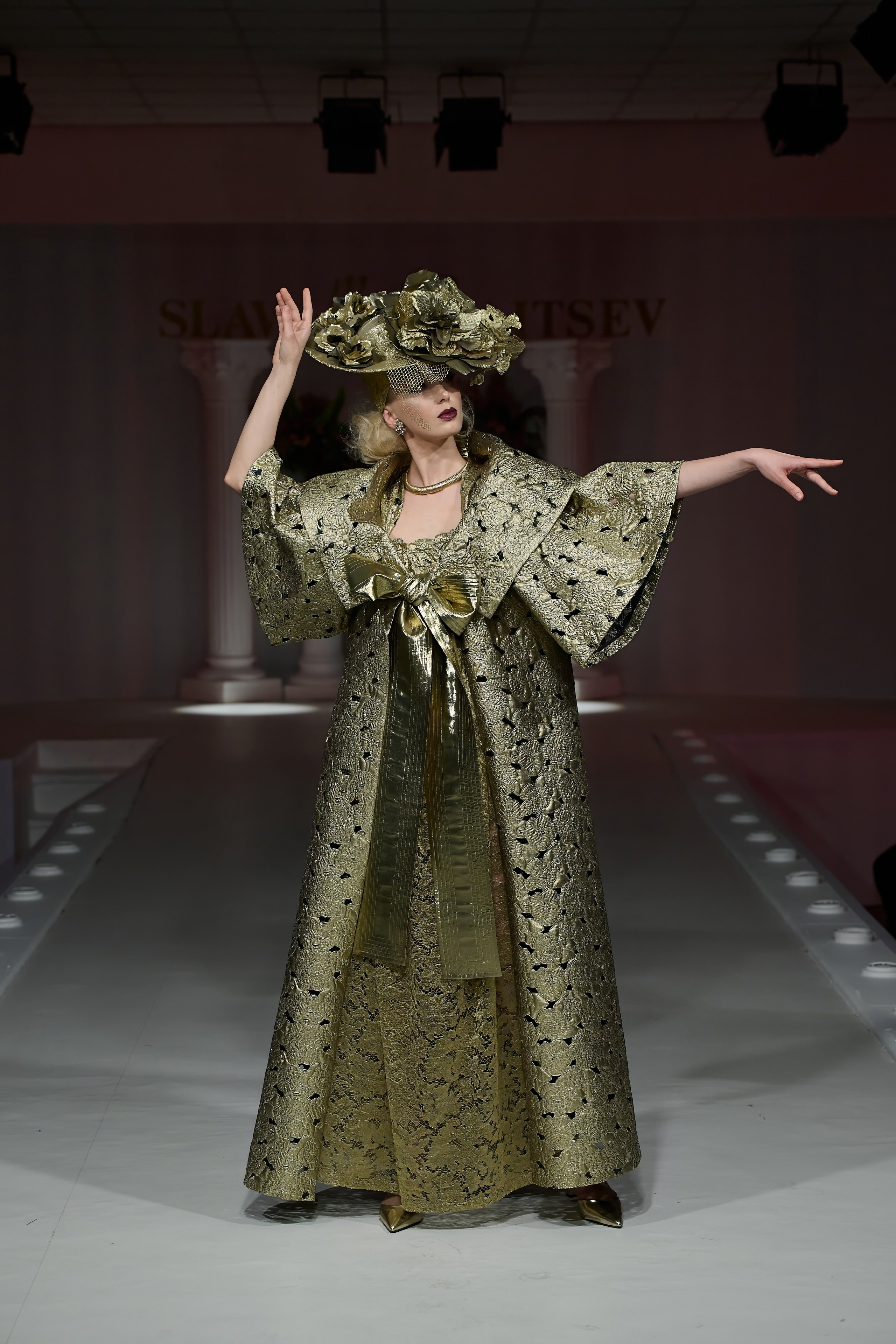 Slava&Yegor Zaitsevs. Показ-спектакль «Воспоминание». 21 июня 2025. Дима Бабушкин. Фотограф. Подиум. Репортаж. Творчество. Дорого