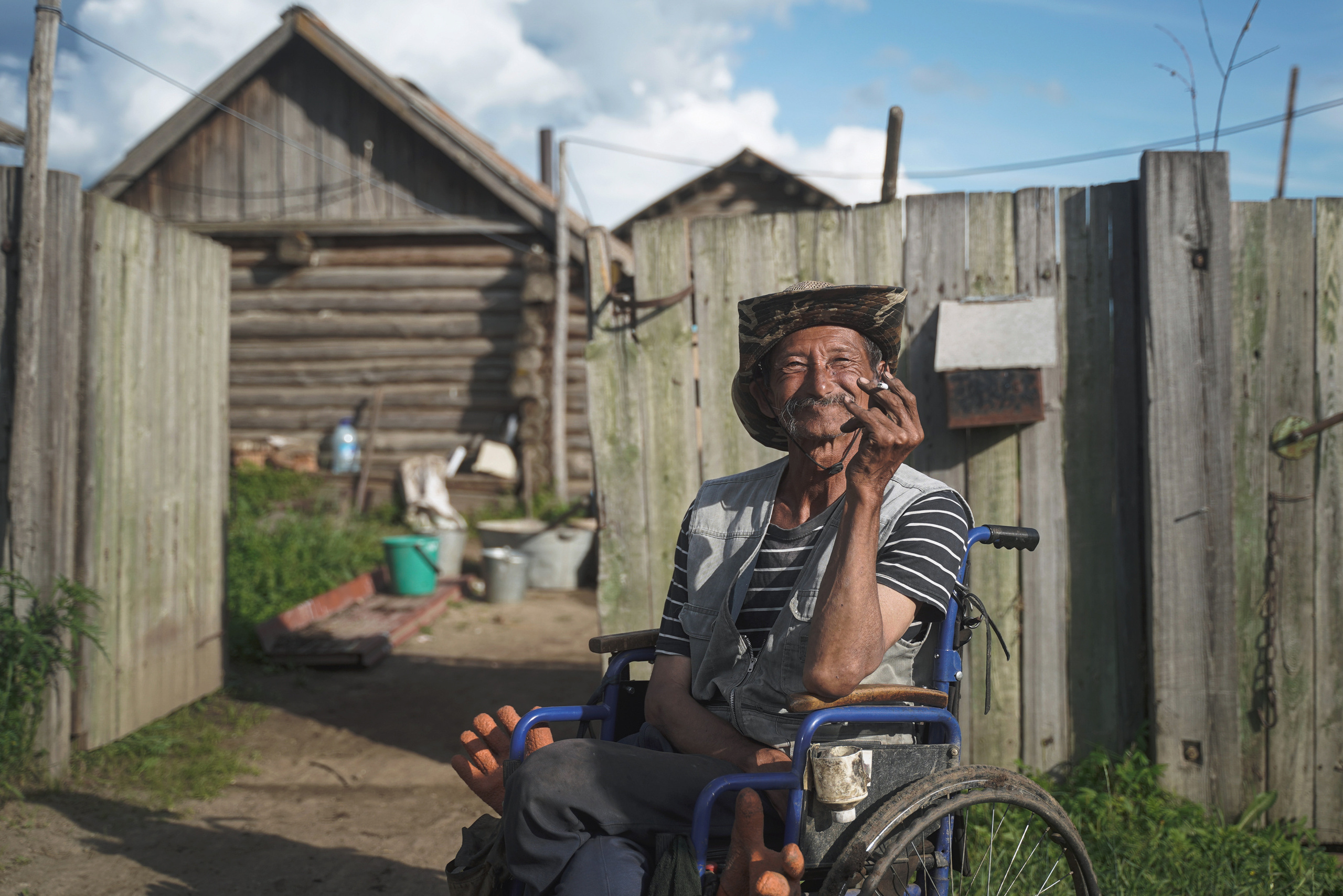 Добровольческий отряд после наводнения в селе Ундино-Поселье, 2021. Андрей Фадеев фото видео Тбилиси