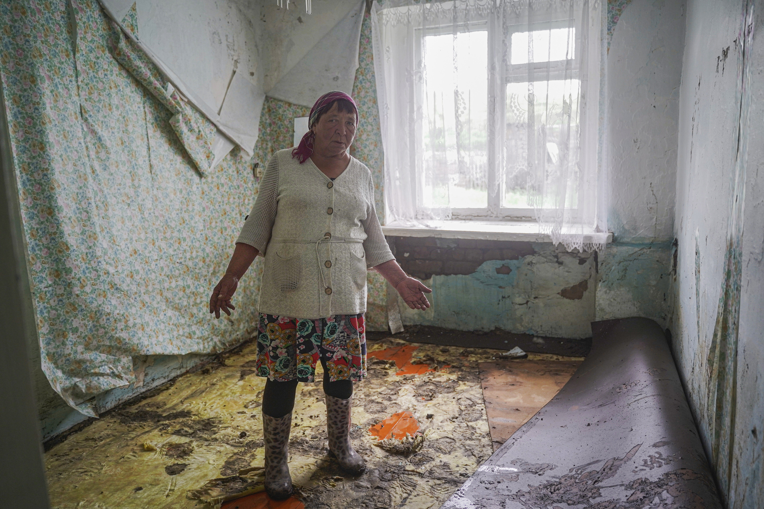 Добровольческий отряд после наводнения в селе Ундино-Поселье, 2021. Андрей Фадеев фото видео Тбилиси