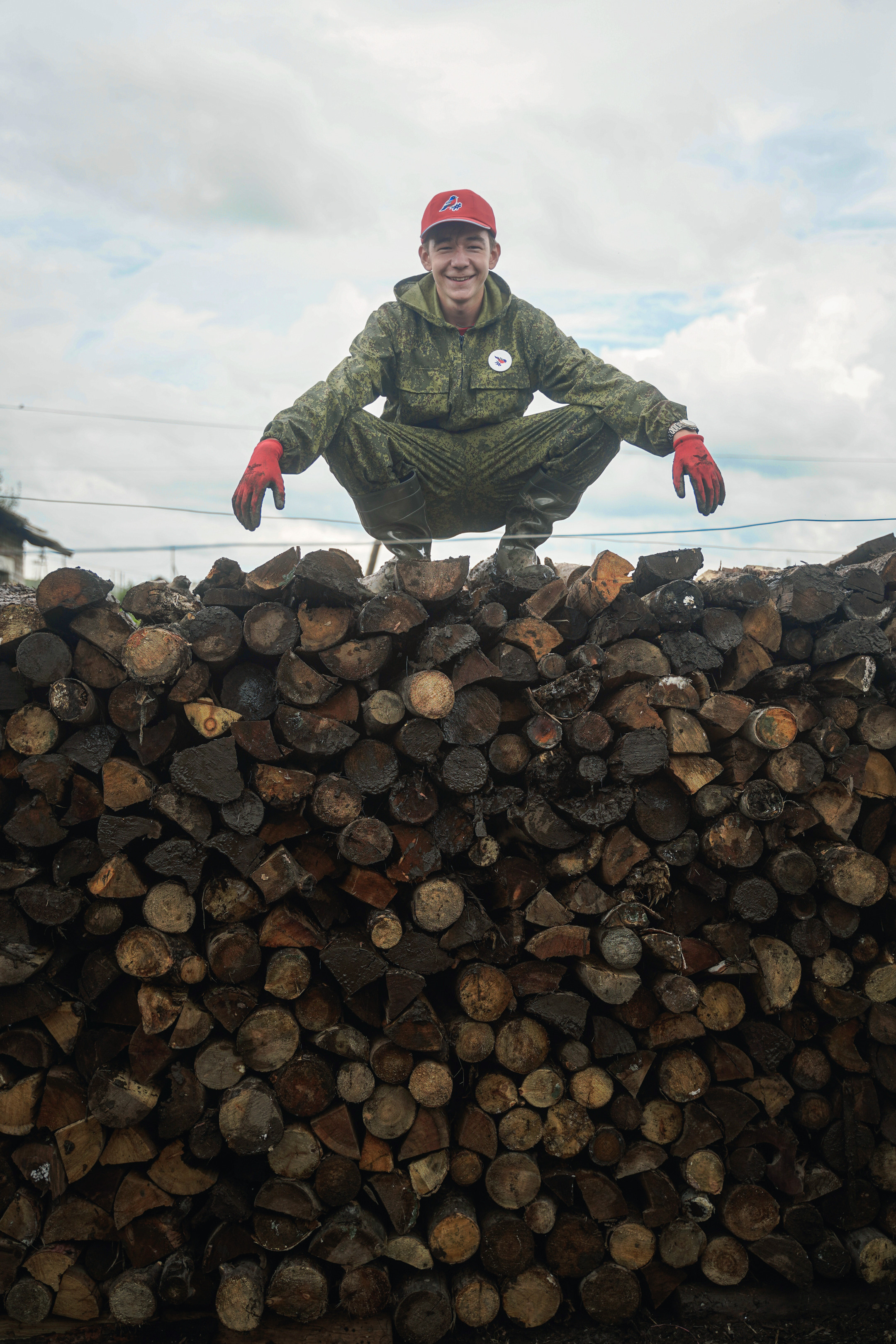 Добровольческий отряд после наводнения в селе Ундино-Поселье, 2021. Андрей Фадеев фото видео Тбилиси