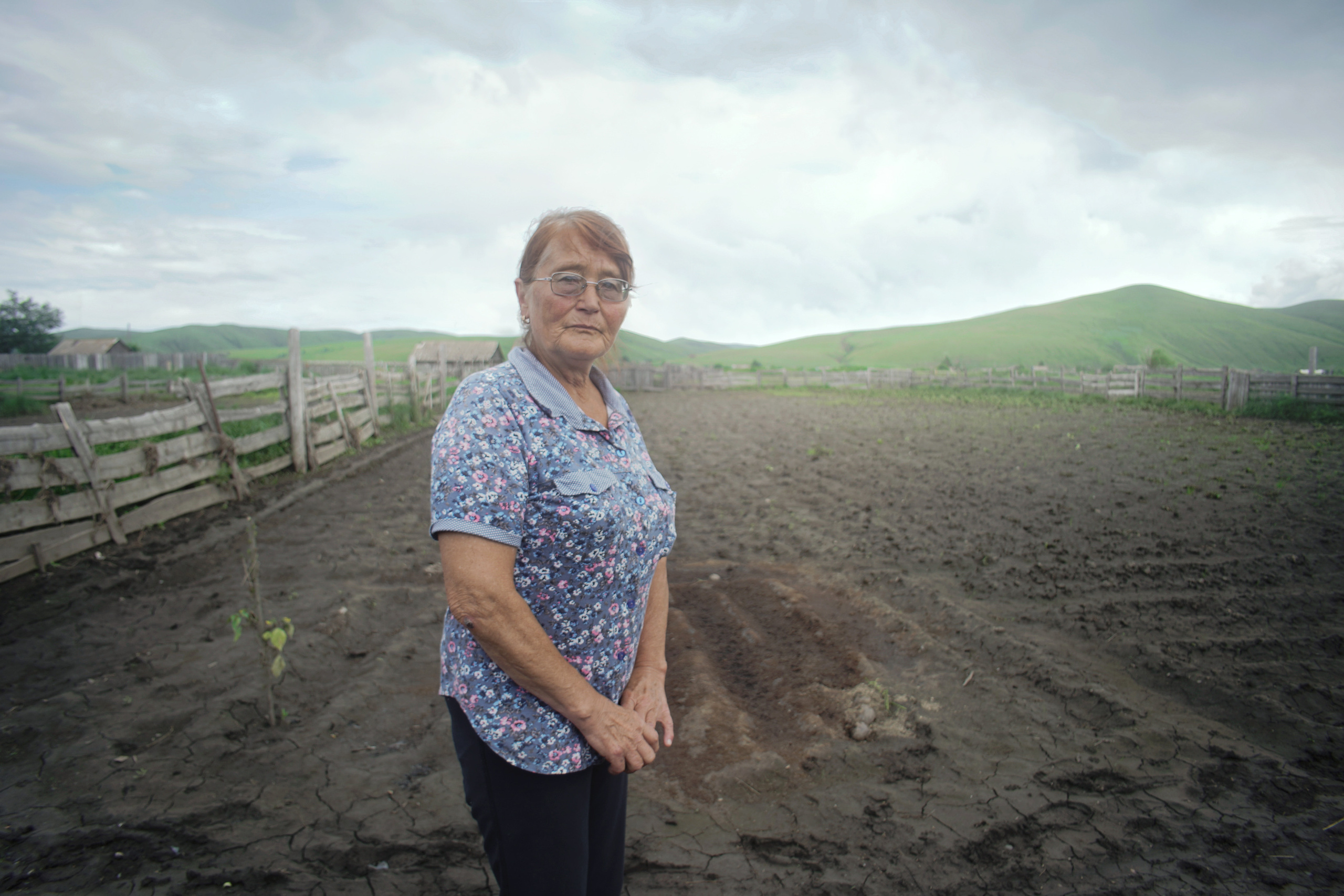 Добровольческий отряд после наводнения в селе Ундино-Поселье, 2021. Андрей Фадеев фото видео Тбилиси