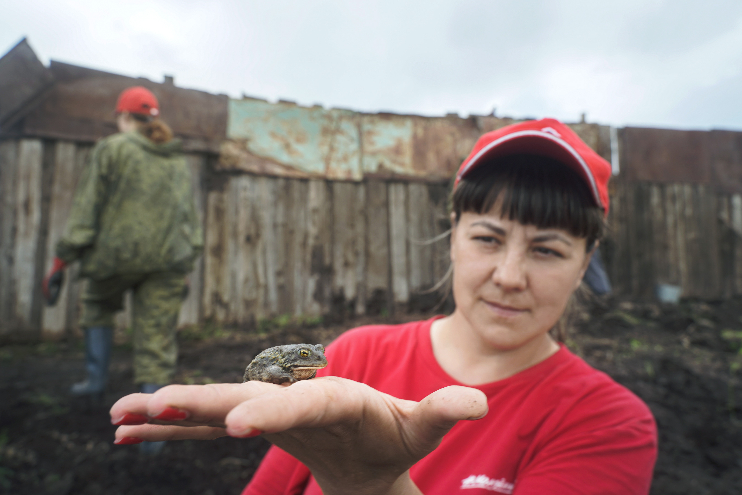 Добровольческий отряд после наводнения в селе Ундино-Поселье, 2021. Андрей Фадеев фото видео Тбилиси