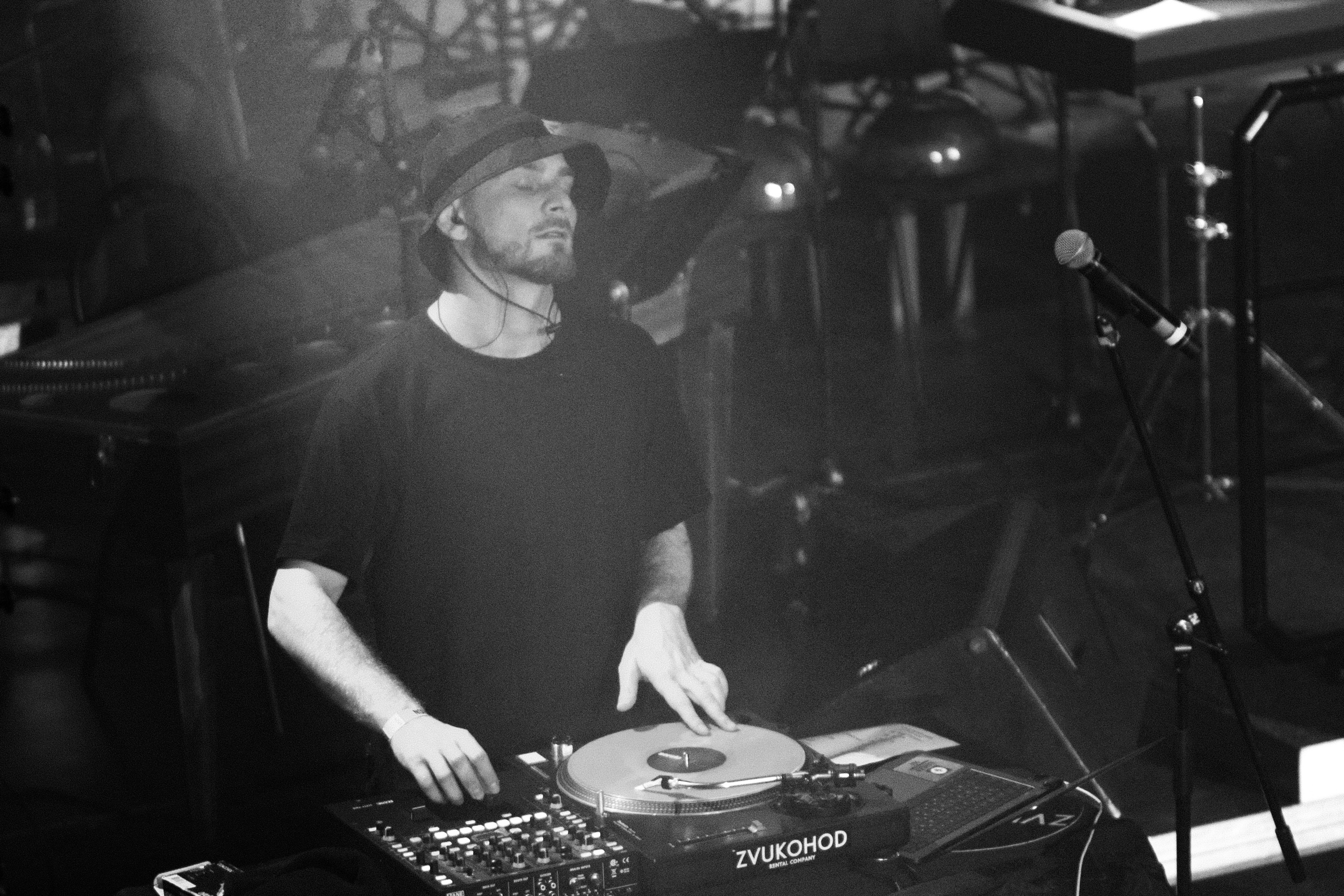 Black. Фотограф