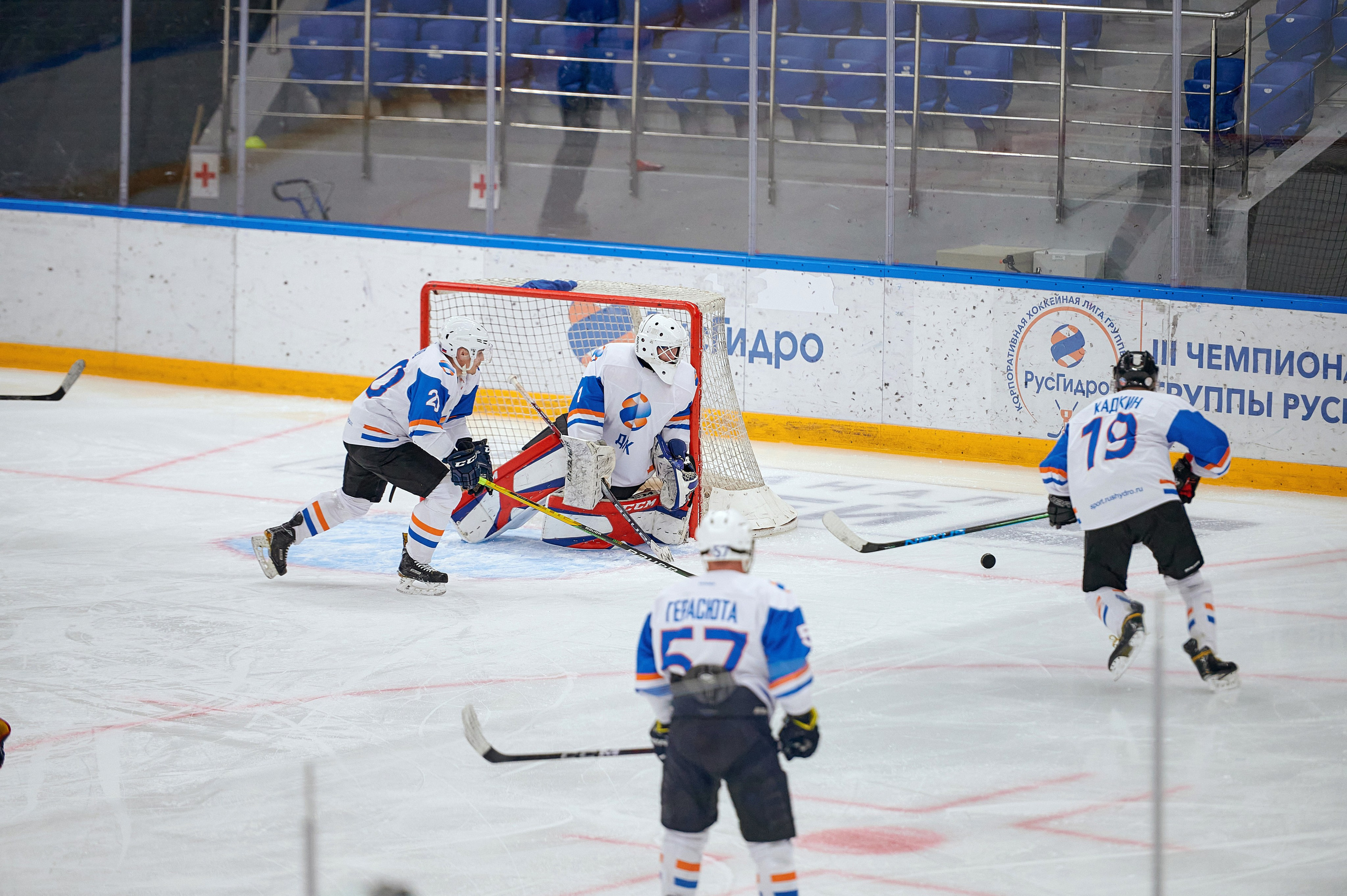 Портфолио репортажной фотосъёмки: Кристалл арена — Хоккей — РусГидро. Фотограф Яковлев Роман — Красноярск