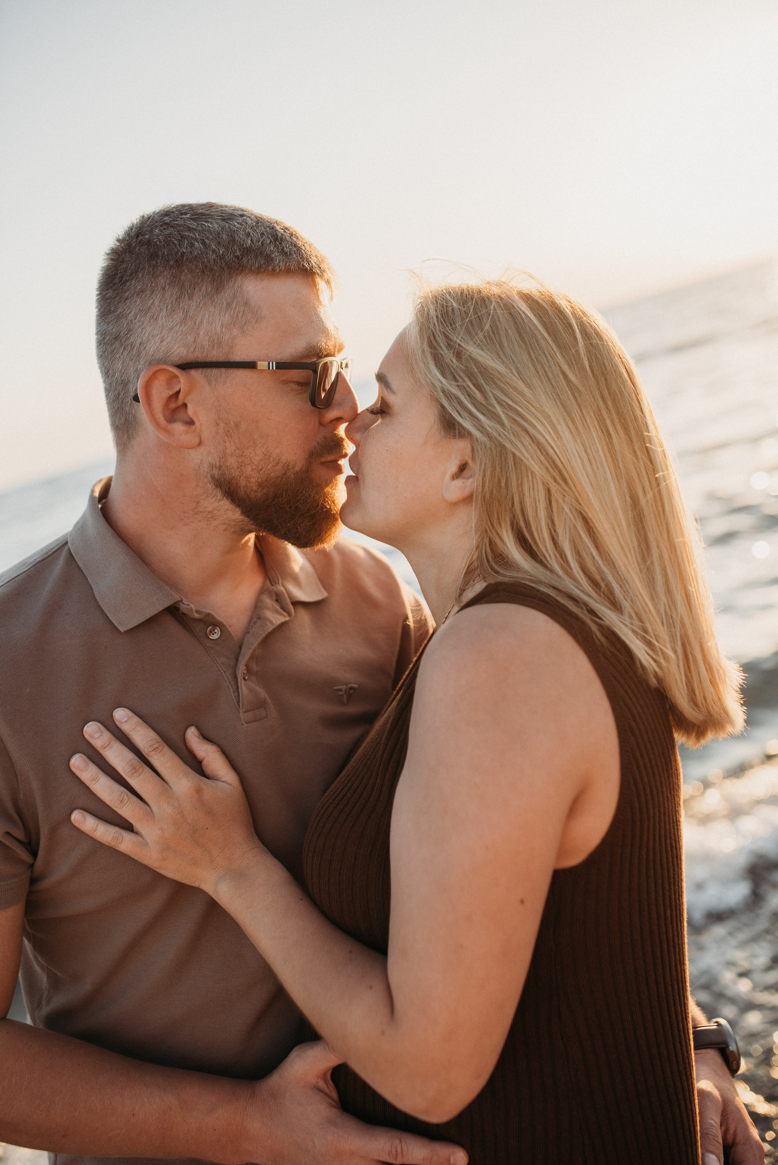 Семейная фотосессия в Головинке на берегу моря на закате. Фотограф в Сочи — Маргарита Поганова