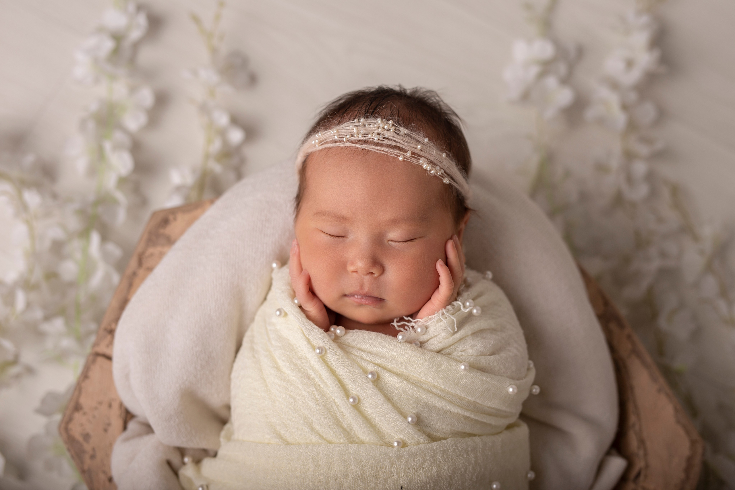 Новорожденные. Фотограф маленьких ангелочков Динара Саая