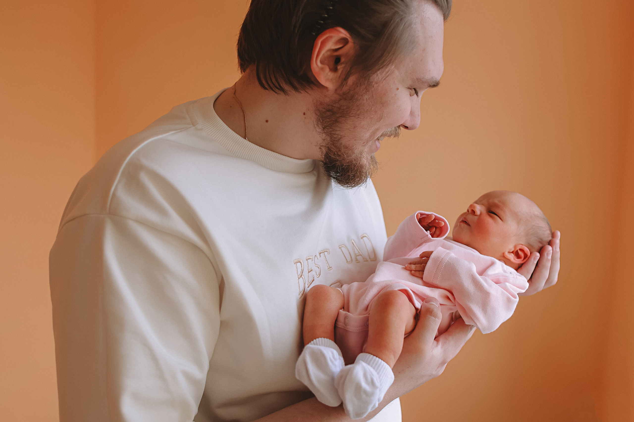 Выписка палата+внизу ПЦЭ. Семейный фотограф Тюмень, фотограф на роды Салмина Мария