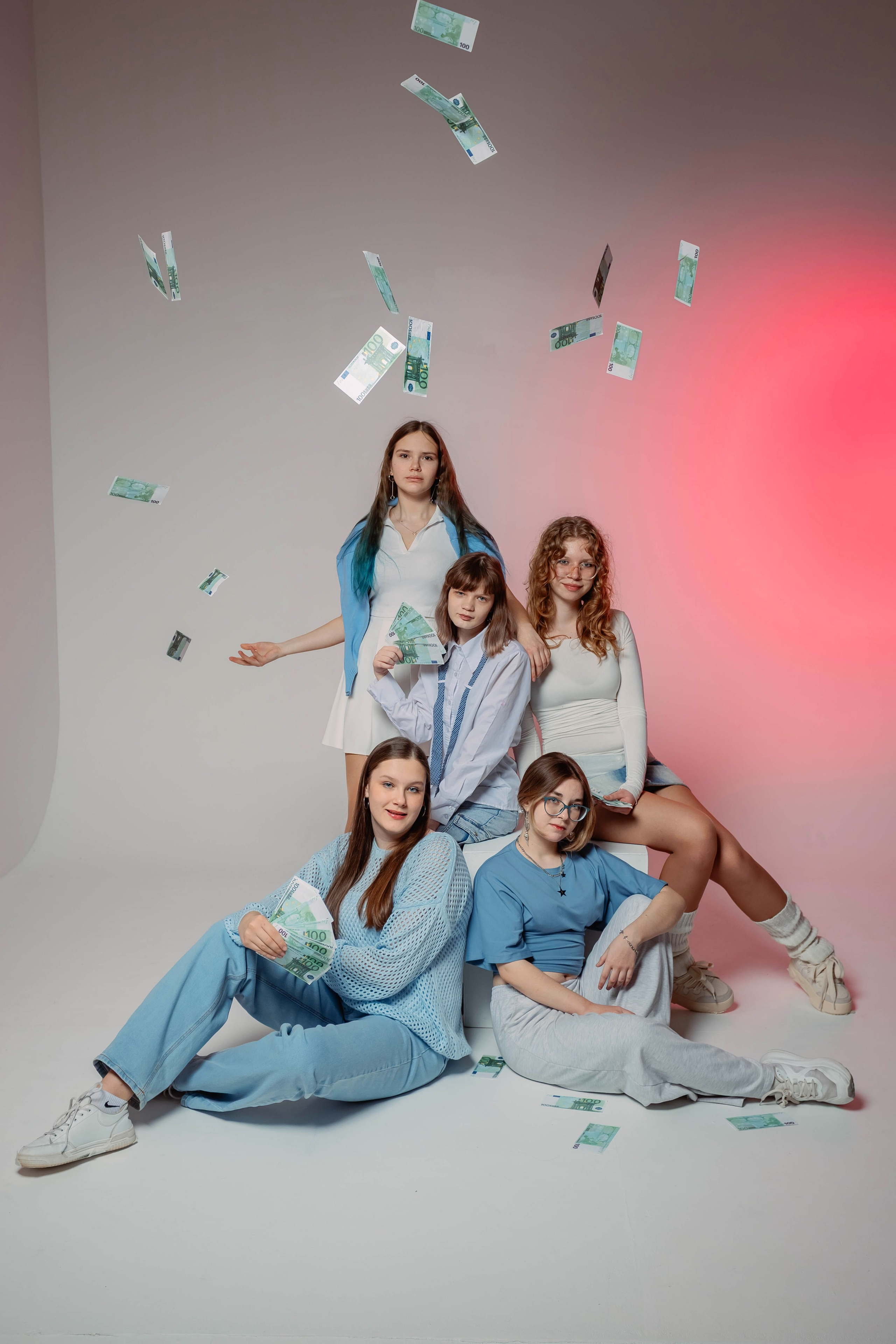 Позирование группы. Выпускные альбомы для детского сада и школы