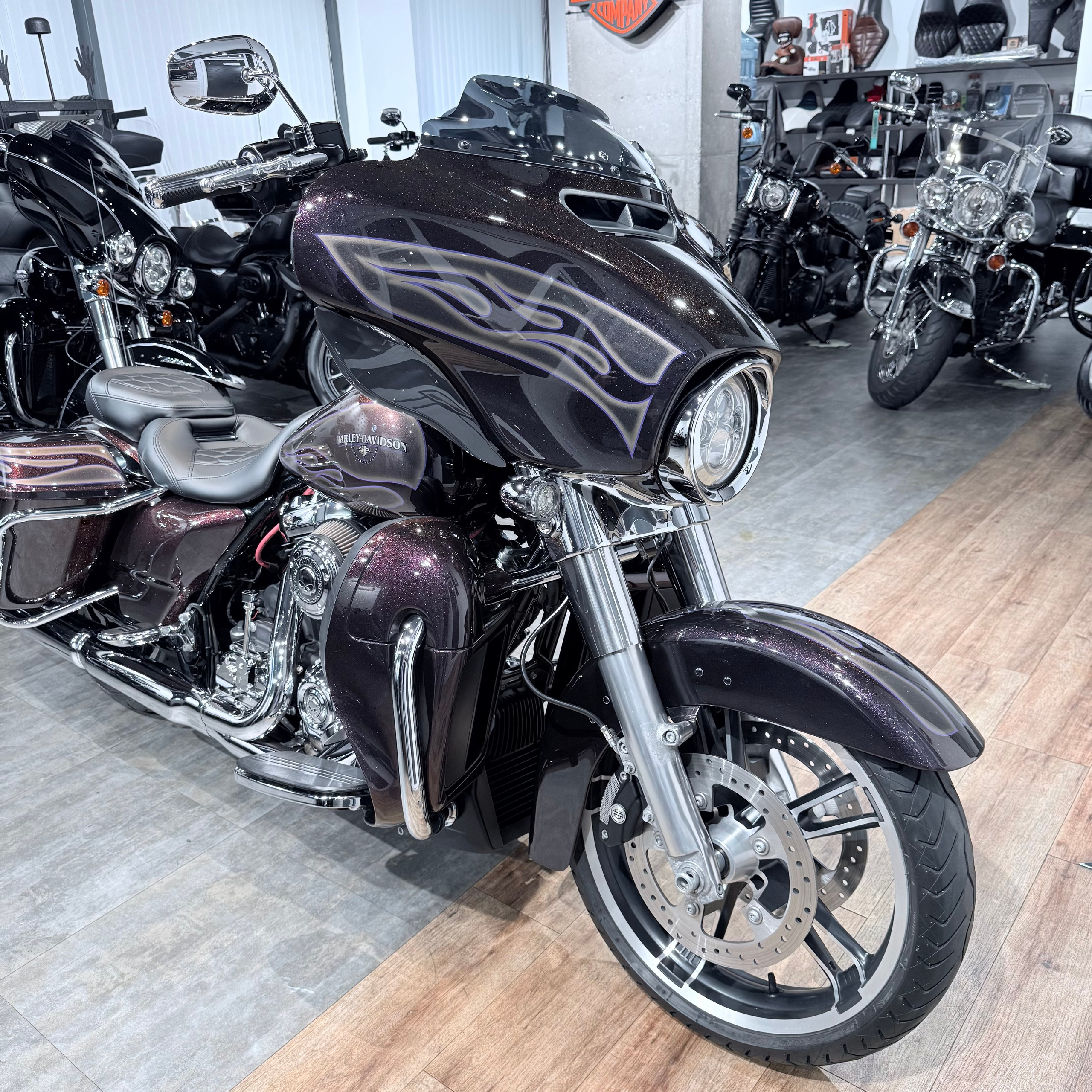 2017 Strееt Glide 107 АBS Наrd Сandy Mysteriоus Рurрlе Flakes. Hello Davidson, Москва. Только хорошие мотоциклы…