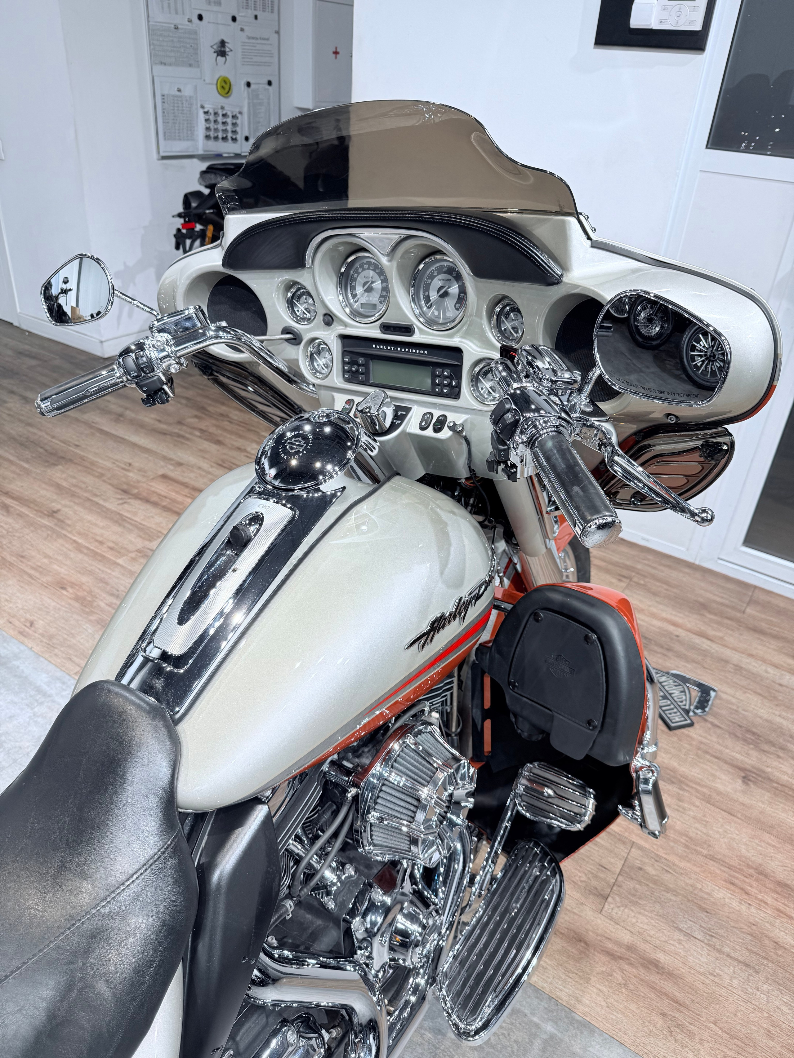 2009 СVО Strееt Glidе 96 АВS Аutumn Наze Orаnge. Hello Davidson, Москва. Только хорошие мотоциклы…