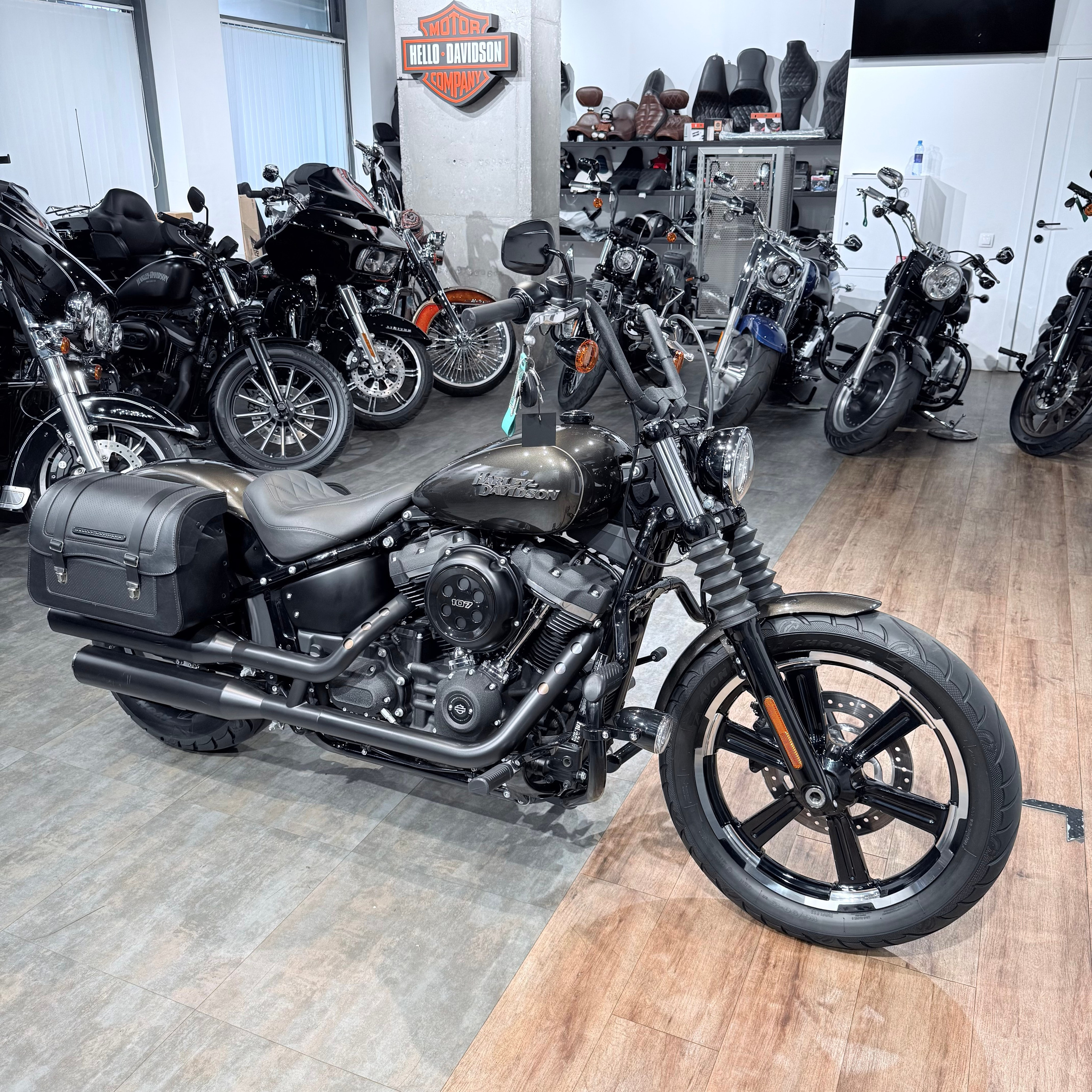 2020 Street Bob 107 Rivеr Rосk Gray. Hello Davidson, Москва. Только хорошие мотоциклы…