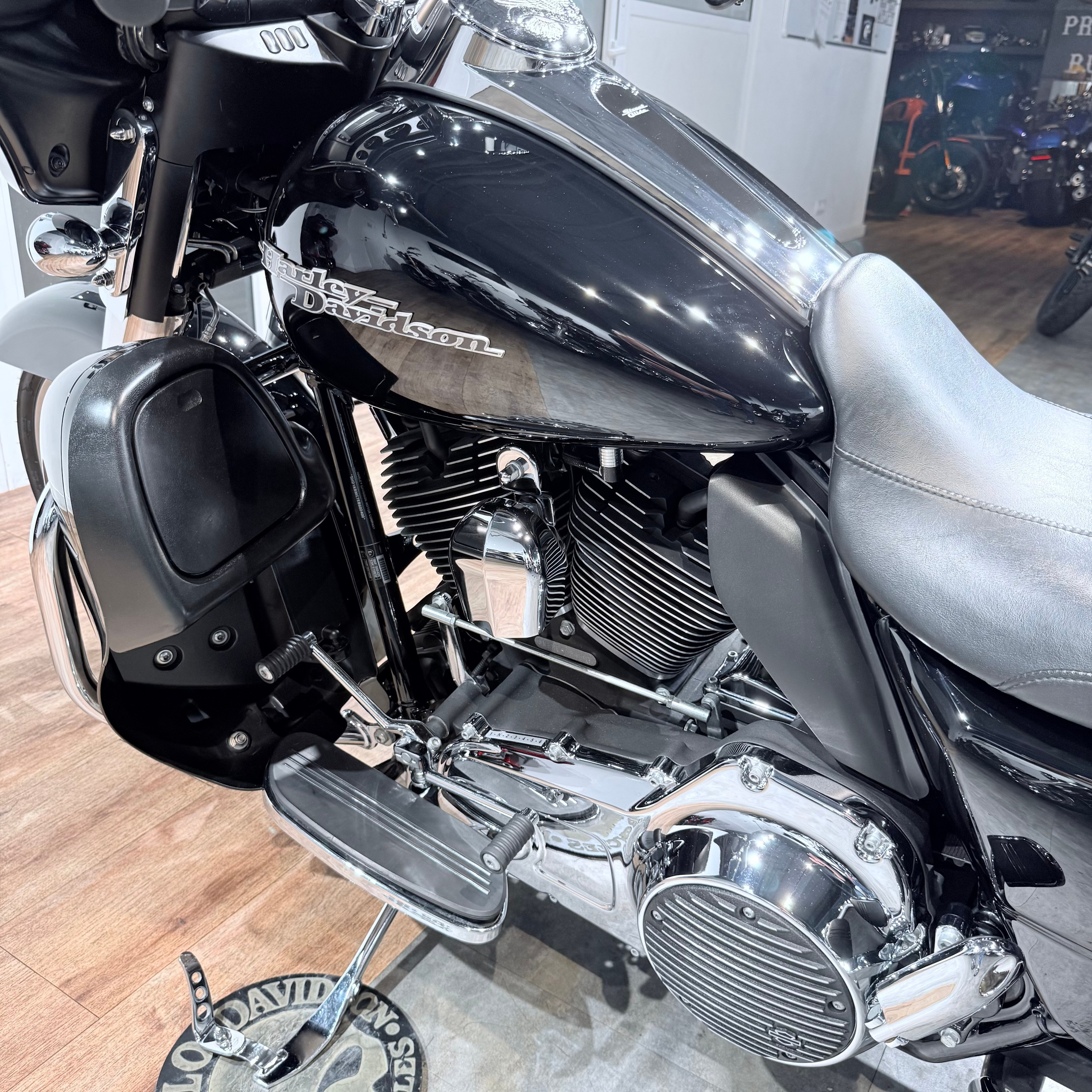 2014 Street Glide Sресiаl 103 ABS Vivid Blасk. Hello Davidson, Москва. Только хорошие мотоциклы…