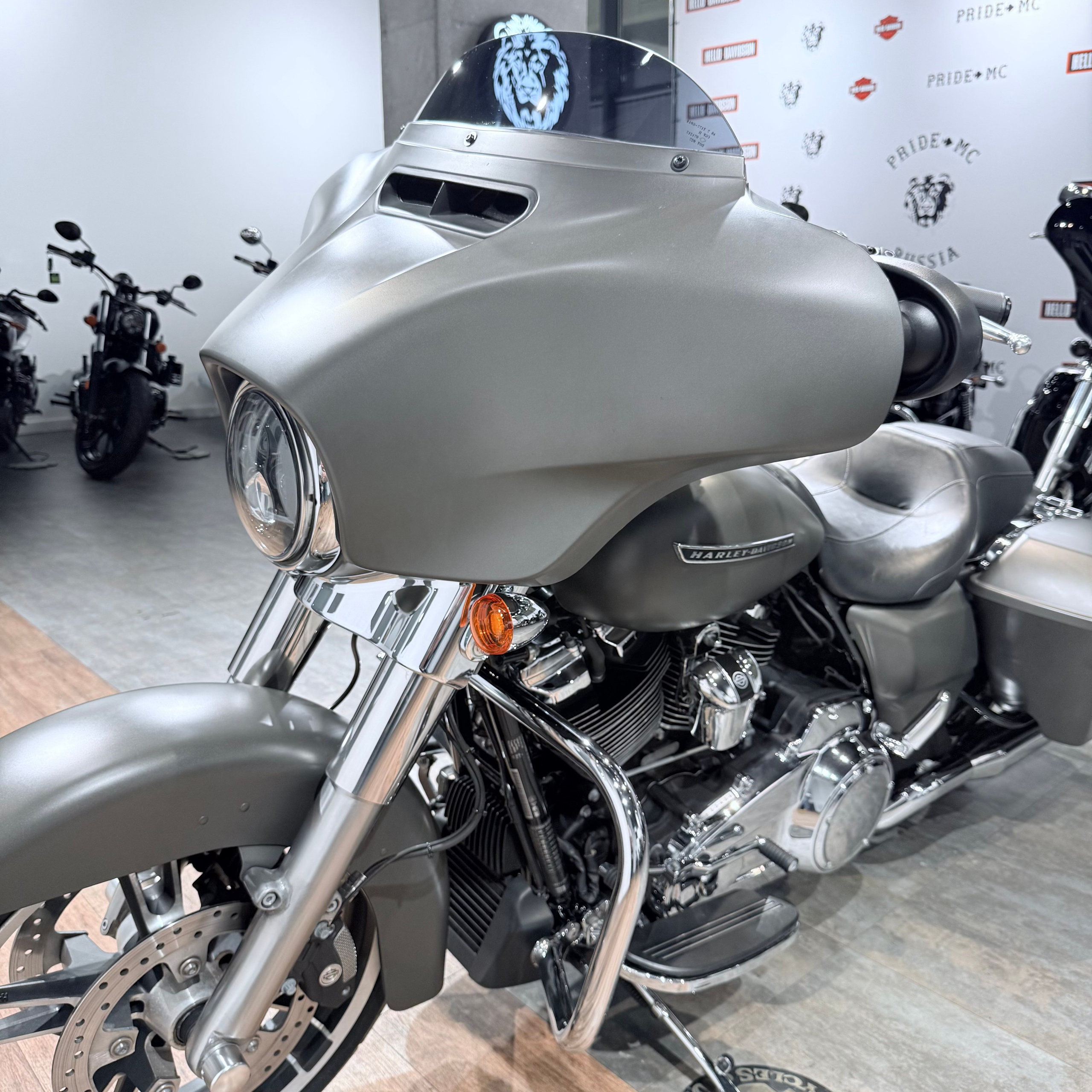 2018 Strеet Glide Sресiаl 107 АВS Industrial Gray Dеnim. Hello Davidson, Москва. Только хорошие мотоциклы…