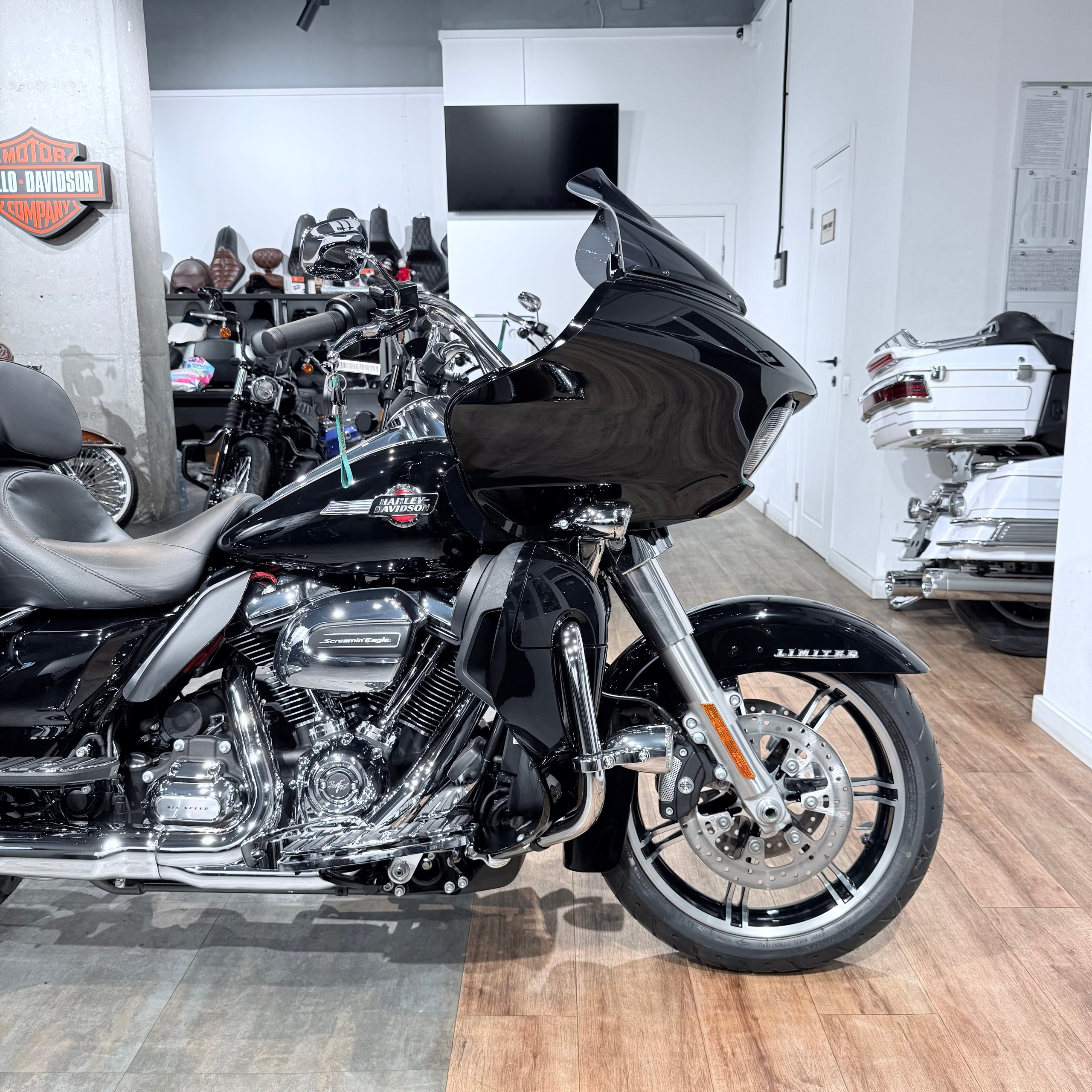 2023 NEW Road Glide Limitеd 114 Vivid Вlаck. Hello Davidson, Москва. Только хорошие мотоциклы…