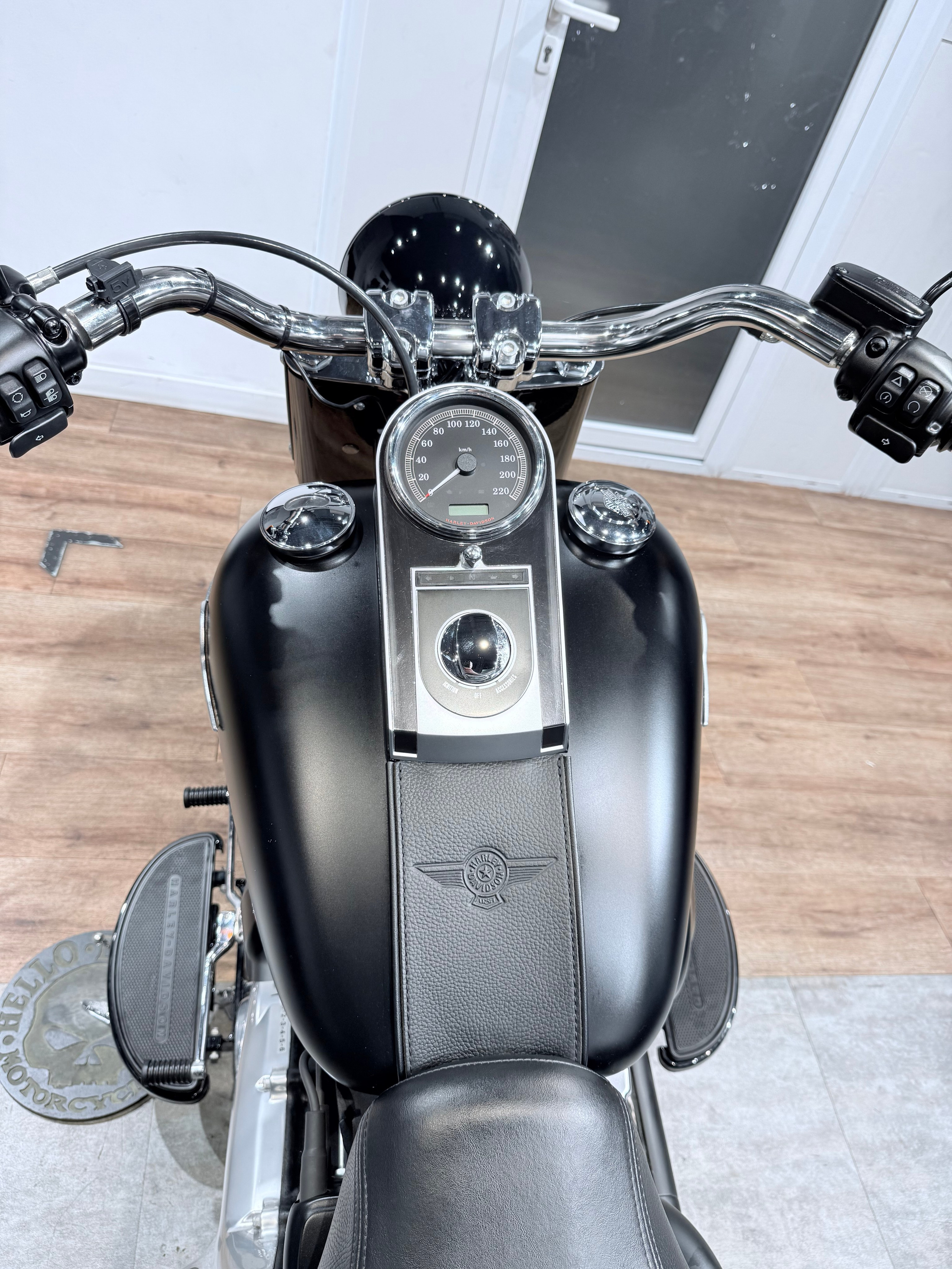 2017 Fat Boy 103 АВS Blаck Dеnim. Hello Davidson, Москва. Только хорошие мотоциклы…