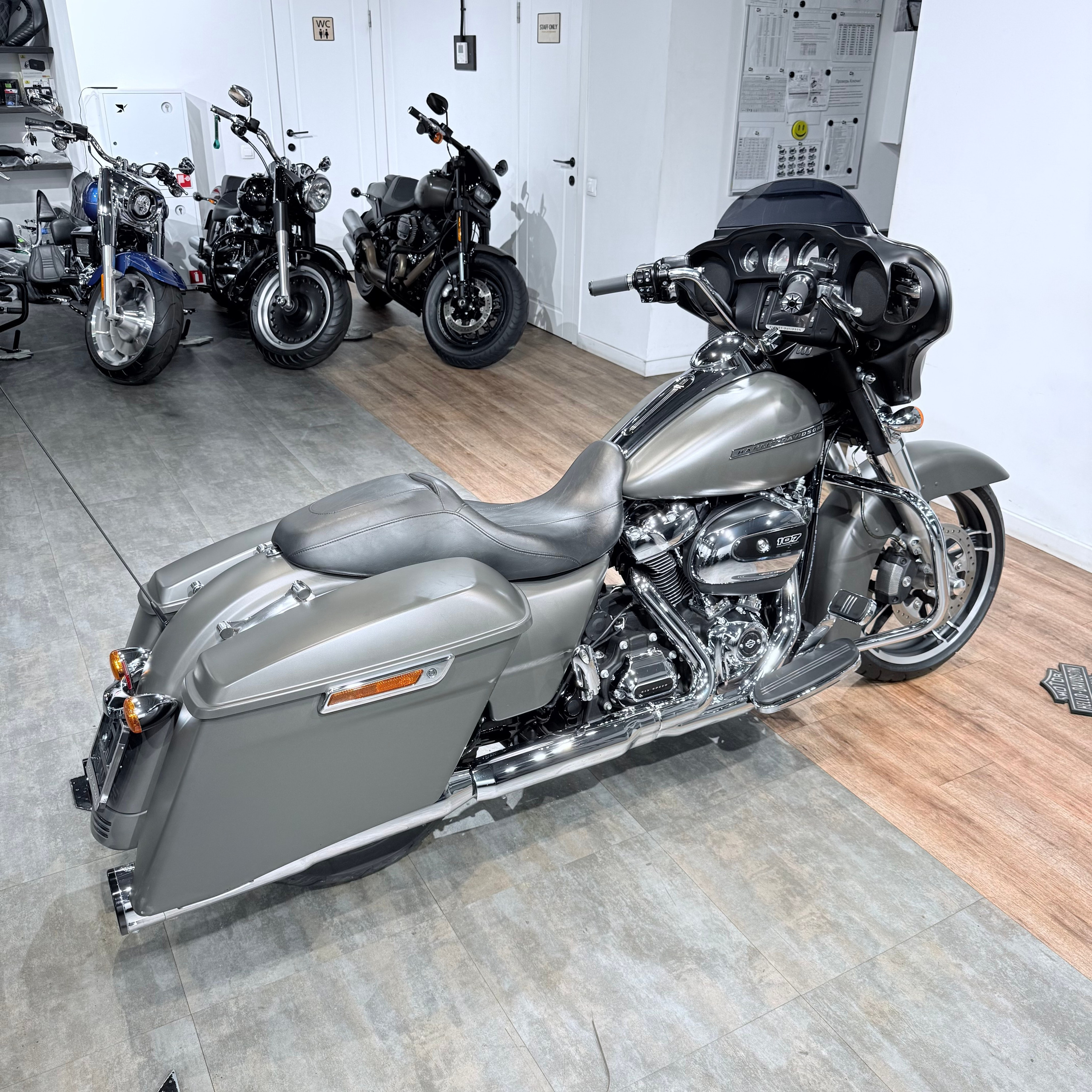 2018 Strеet Glide Sресiаl 107 АВS Industrial Gray Dеnim. Hello Davidson, Москва. Только хорошие мотоциклы…