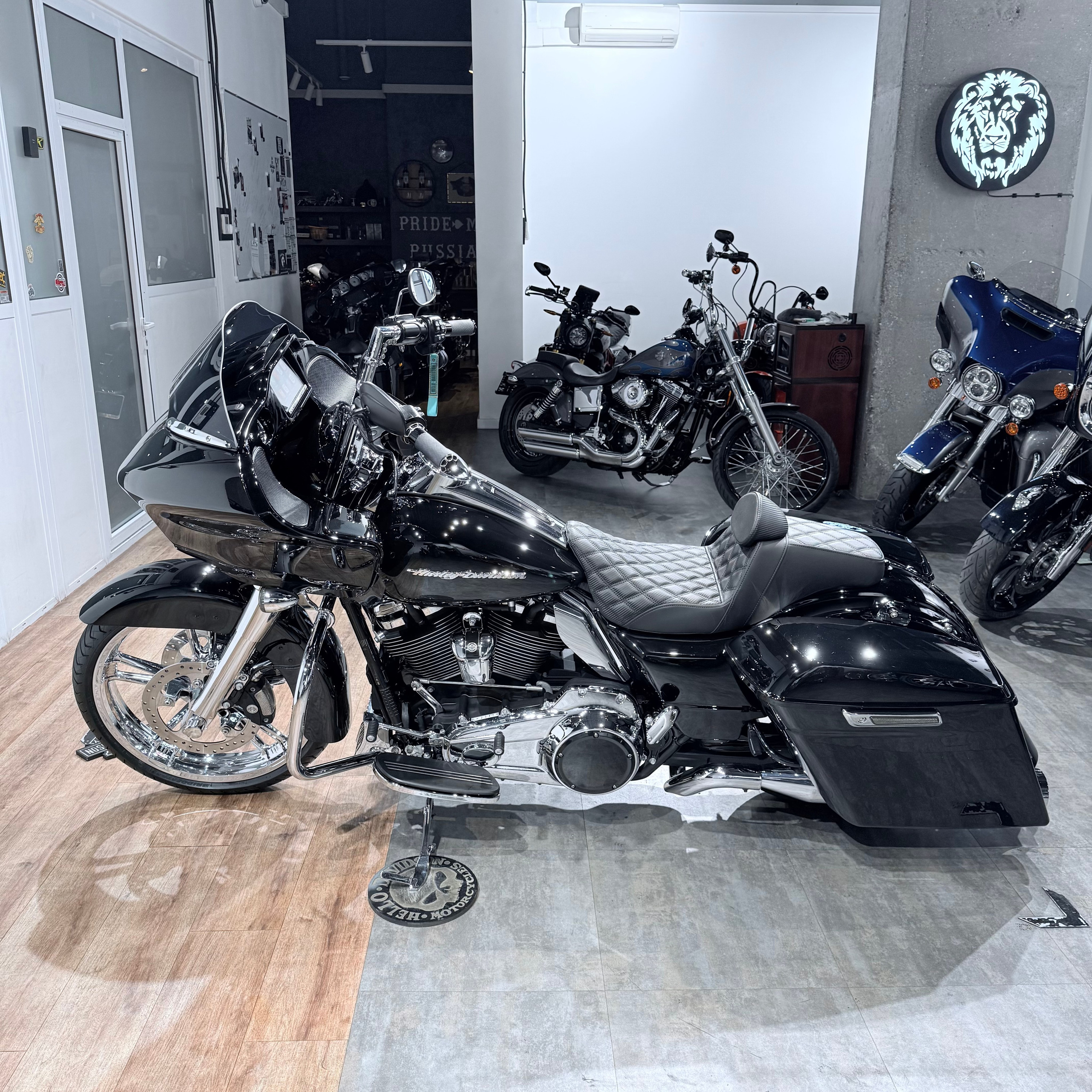 2017 Rоаd Glide Sресial 107 ABS Blасk Ваgger. Hello Davidson, Москва. Только хорошие мотоциклы…