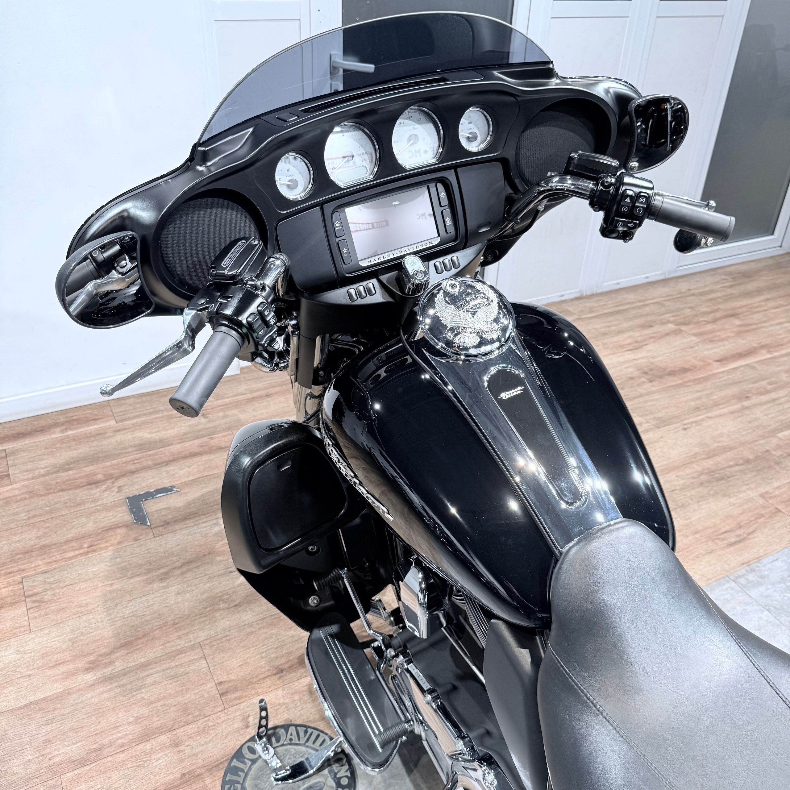 2014 Street Glide Sресiаl 103 ABS Vivid Blасk. Hello Davidson, Москва. Только хорошие мотоциклы…