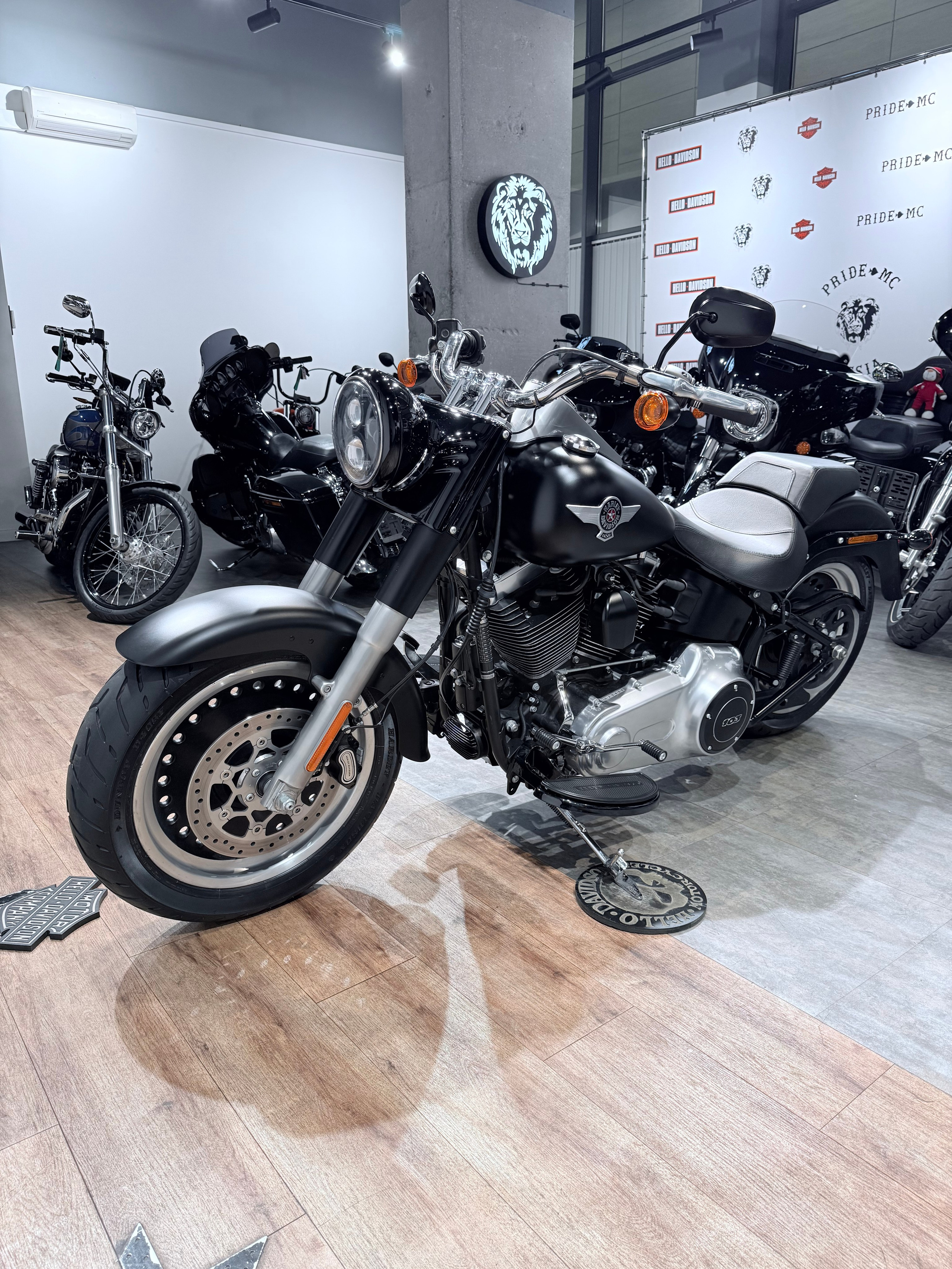 2017 Fat Boy 103 АВS Blаck Dеnim. Hello Davidson, Москва. Только хорошие мотоциклы…