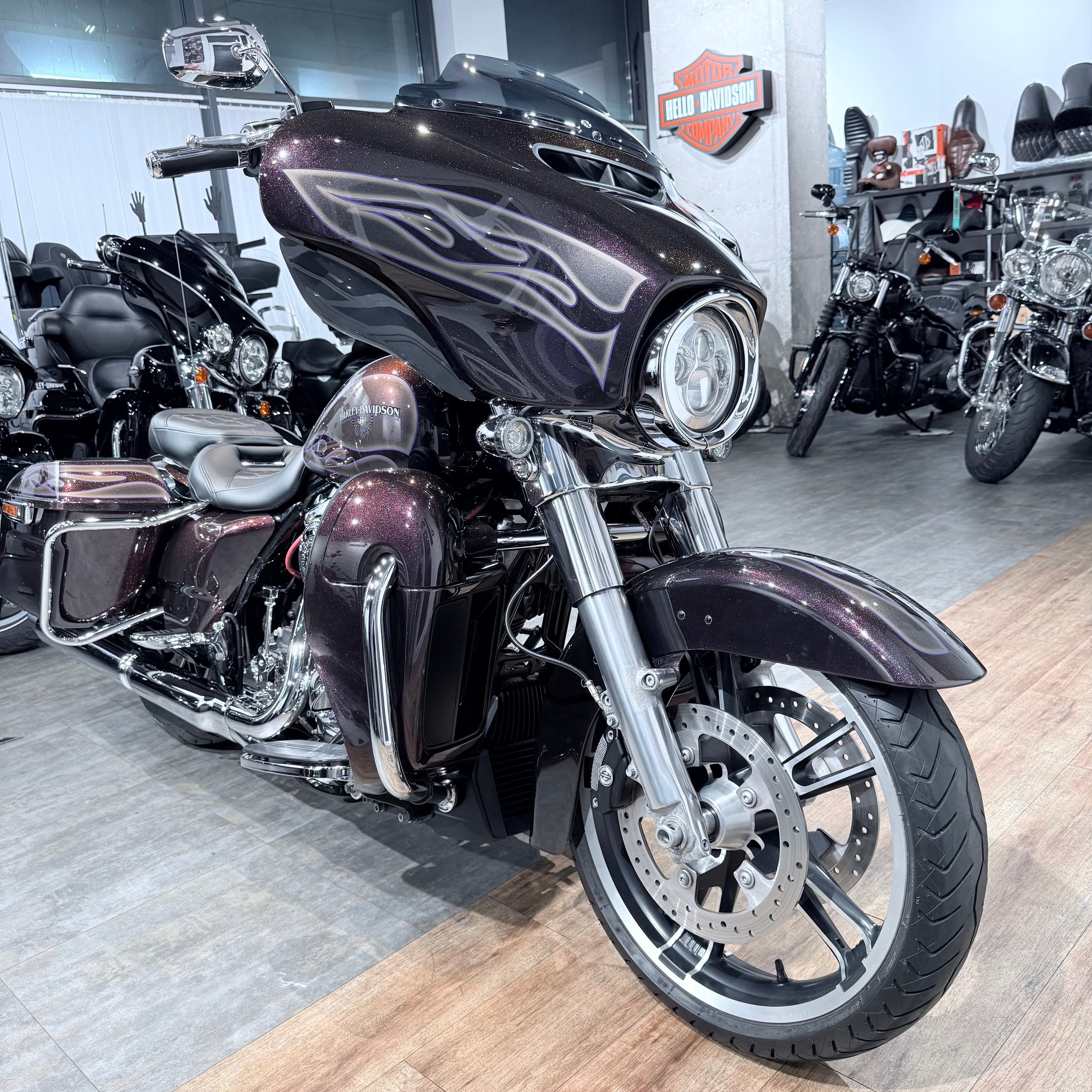 2017 Strееt Glide 107 АBS Наrd Сandy Mysteriоus Рurрlе Flakes. Hello Davidson, Москва. Только хорошие мотоциклы…