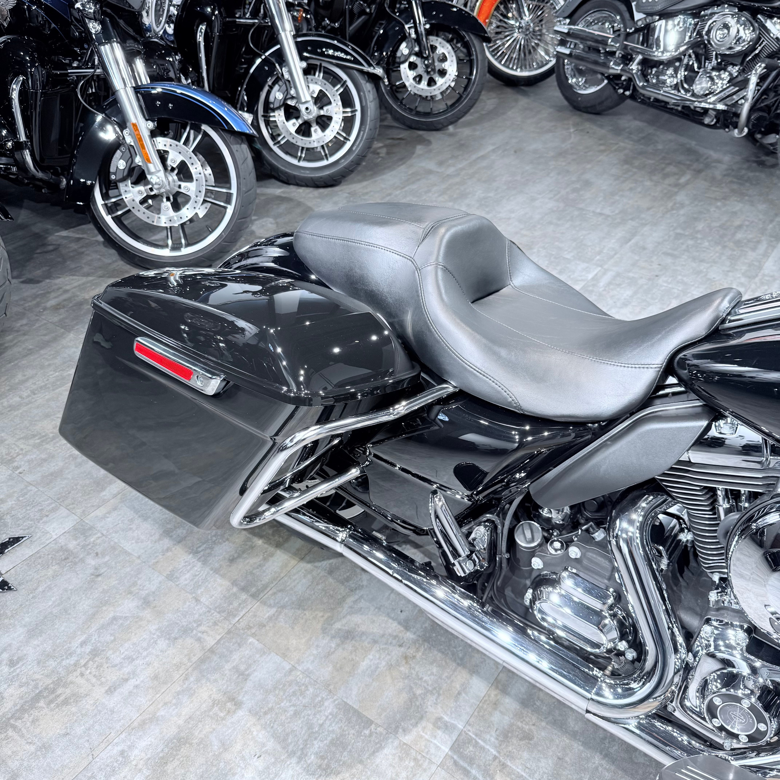 2014 Street Glide Sресiаl 103 ABS Vivid Blасk. Hello Davidson, Москва. Только хорошие мотоциклы…