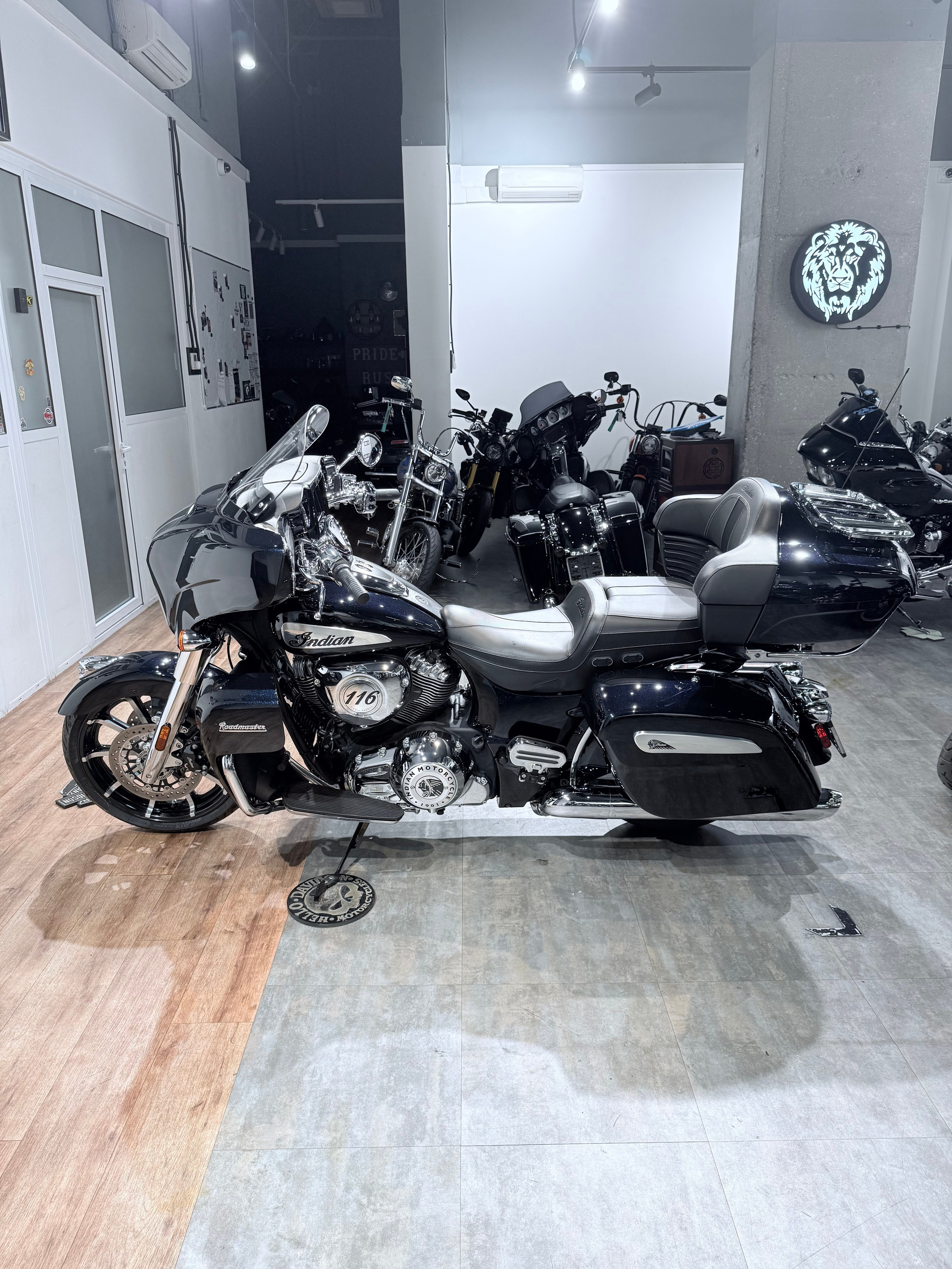 2023 NЕW INDIAN Rоаdmаstеr Limited 116 Blаck Azure Crystal. Hello Davidson, Москва. Только хорошие мотоциклы…